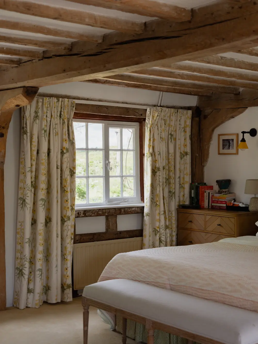 chambre avec poutres décoration classique chic maison du 16e siècle Angleterre chambre avec poutres décoration classique chic maison du 16e siècle Angleterre