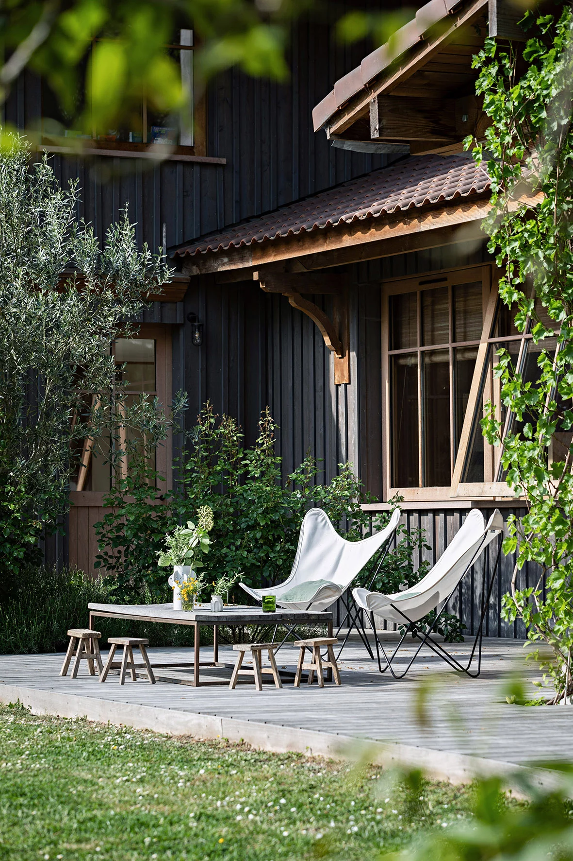 maison en bois avec terrasse décoration contemporaine