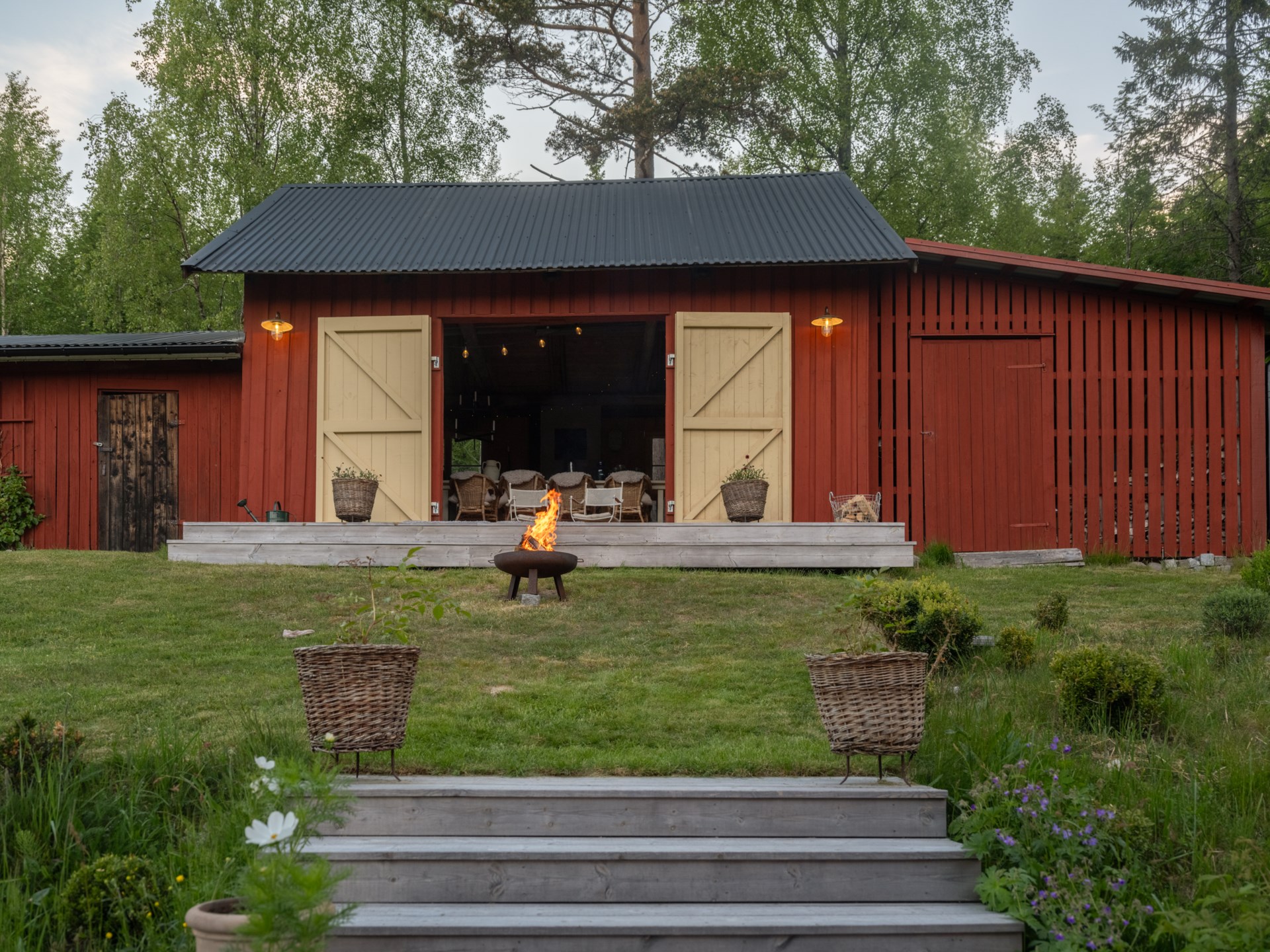 grange en bois rouge Suède