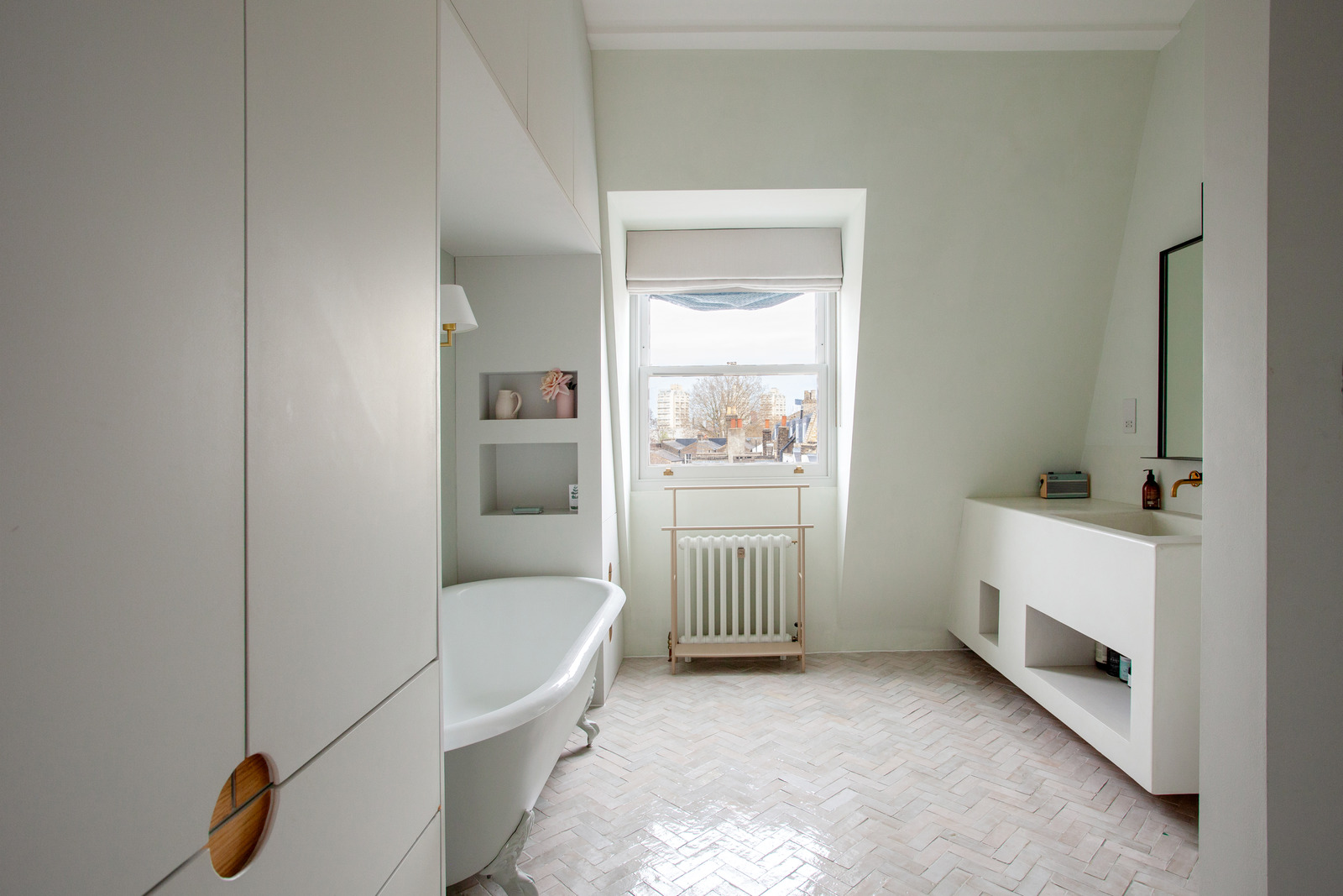 salle de bain vintage avec baignoire sur pieds maison victorienne accolée salle de bain vintage avec baignoire sur pieds maison victorienne accolée