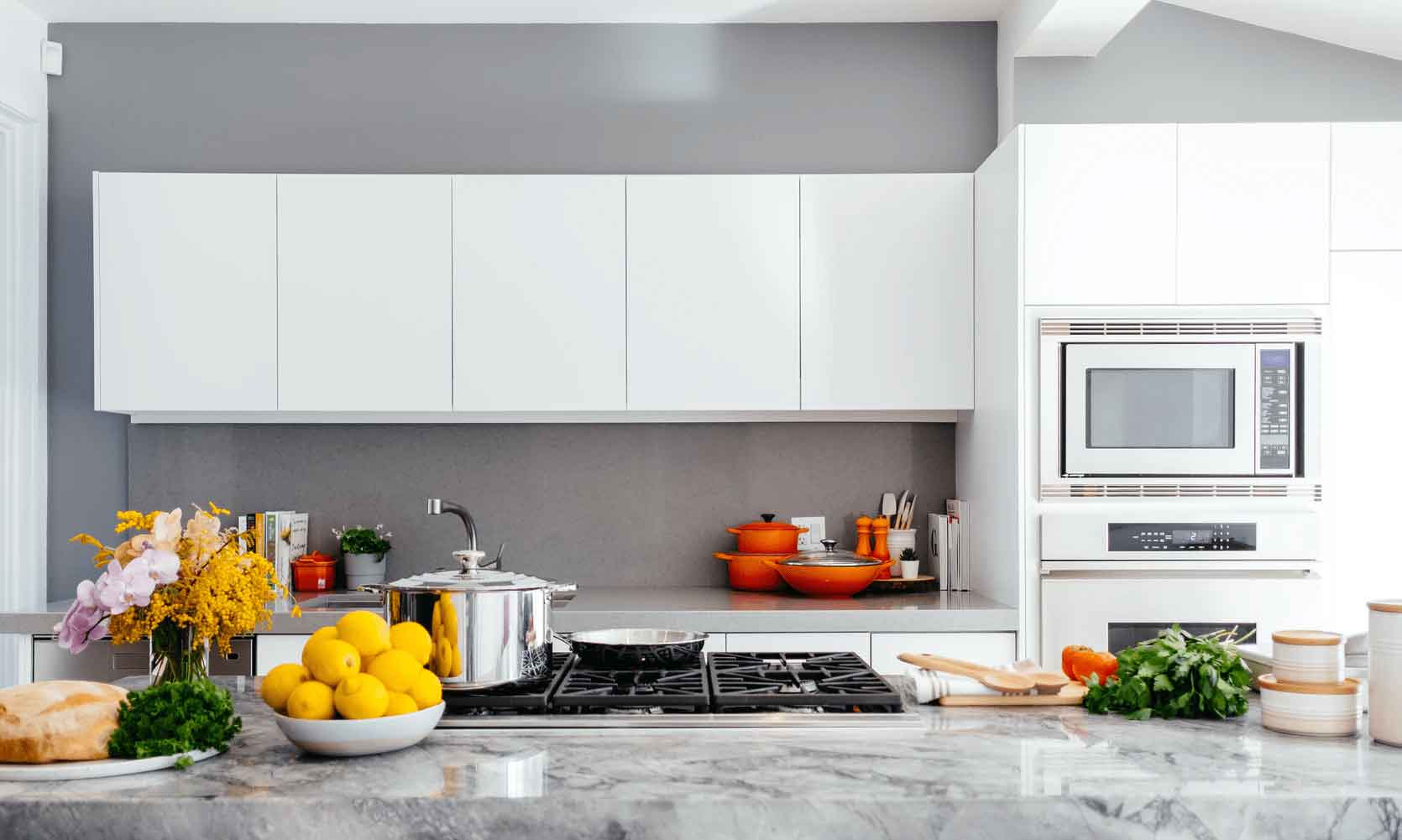 cuisine design blanche avec îlot
