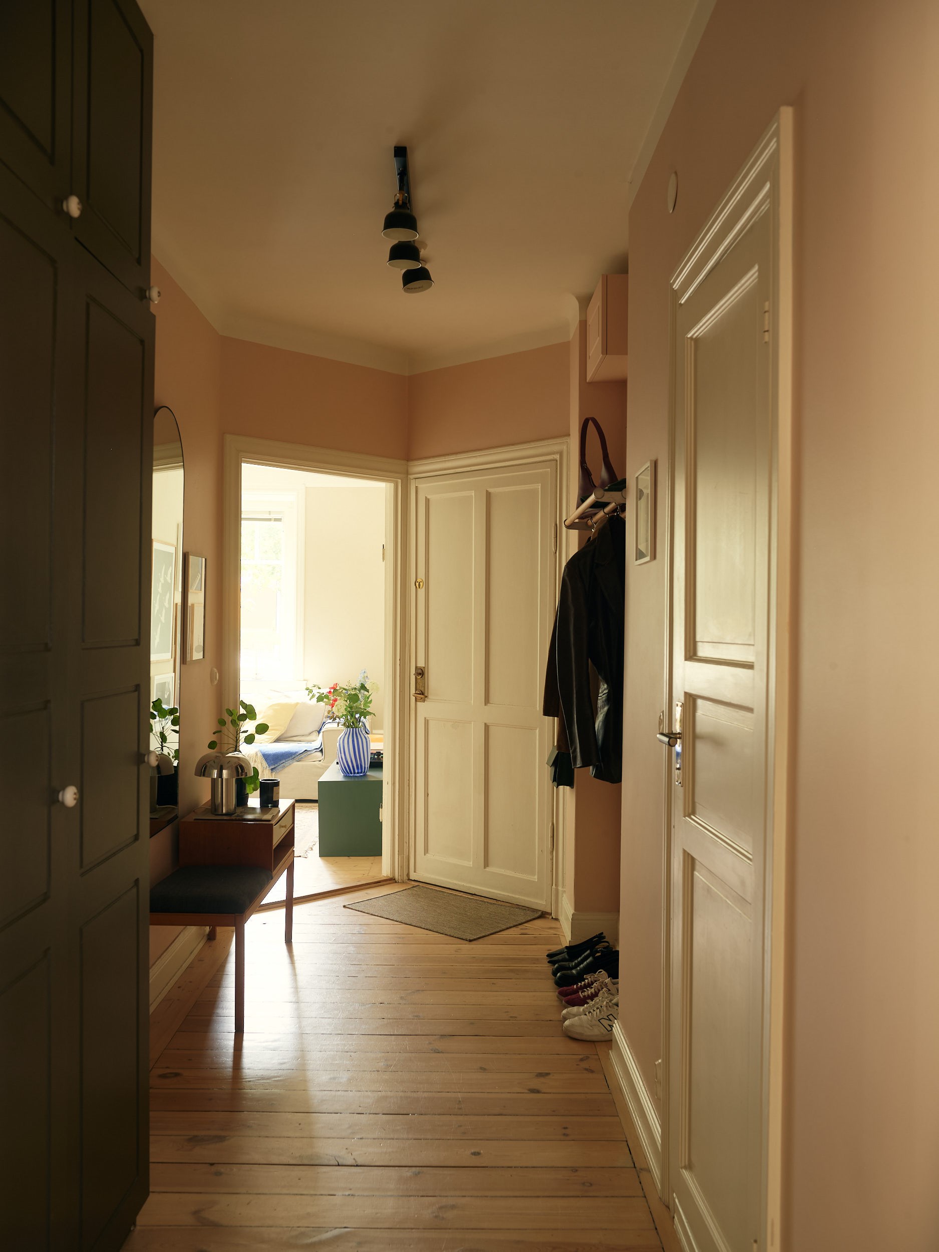 pale pink entryway 58sqm apartment pale pink entryway 58sqm apartment