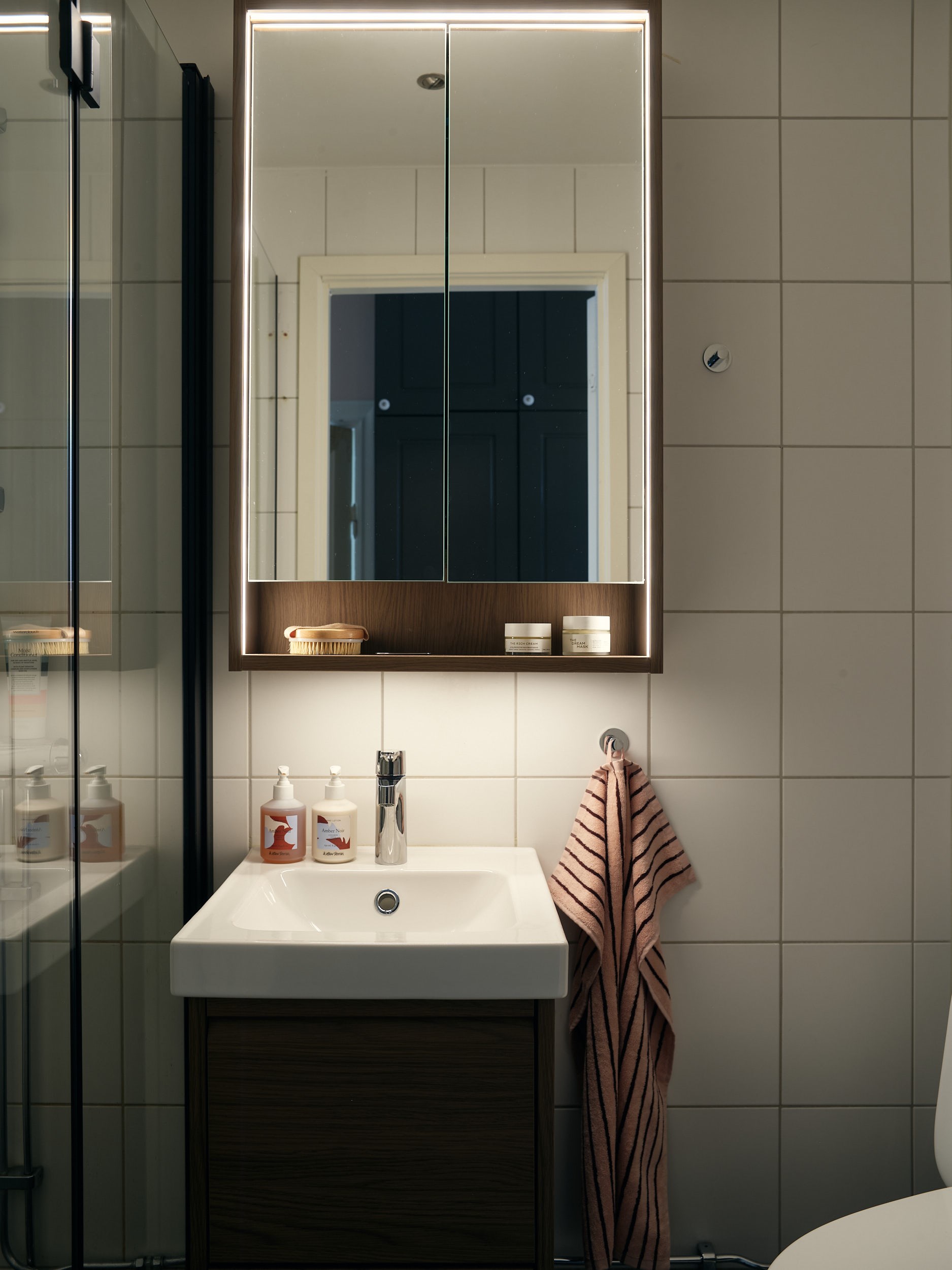 modern bathroom modern bathroom