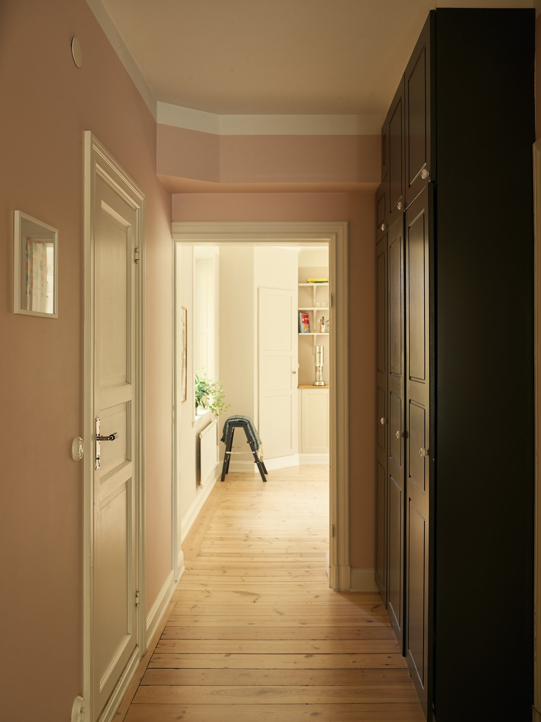pale pink entryway 58sqm apartement pale pink entryway 58sqm apartement