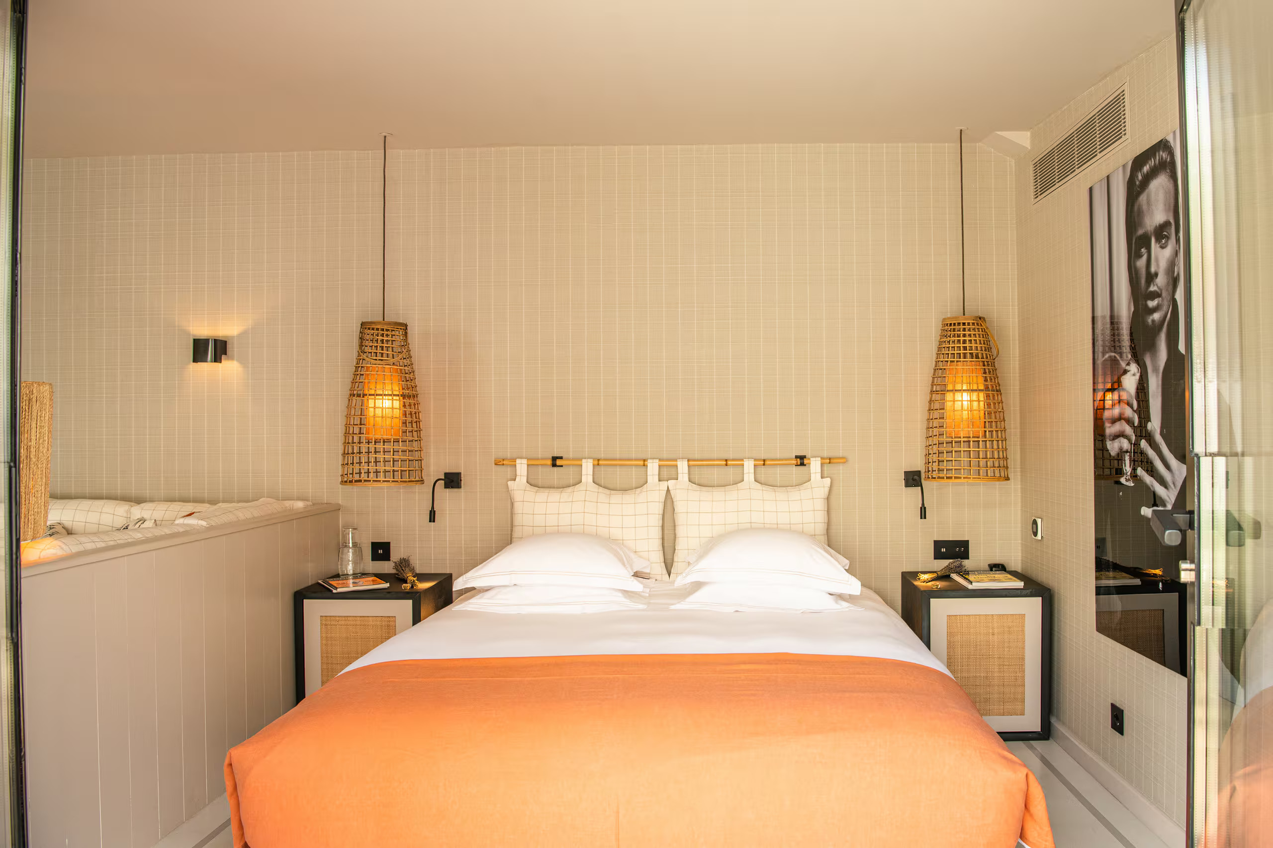 chambre décoration contemporaine et naturelle petite maison studio Portugal
