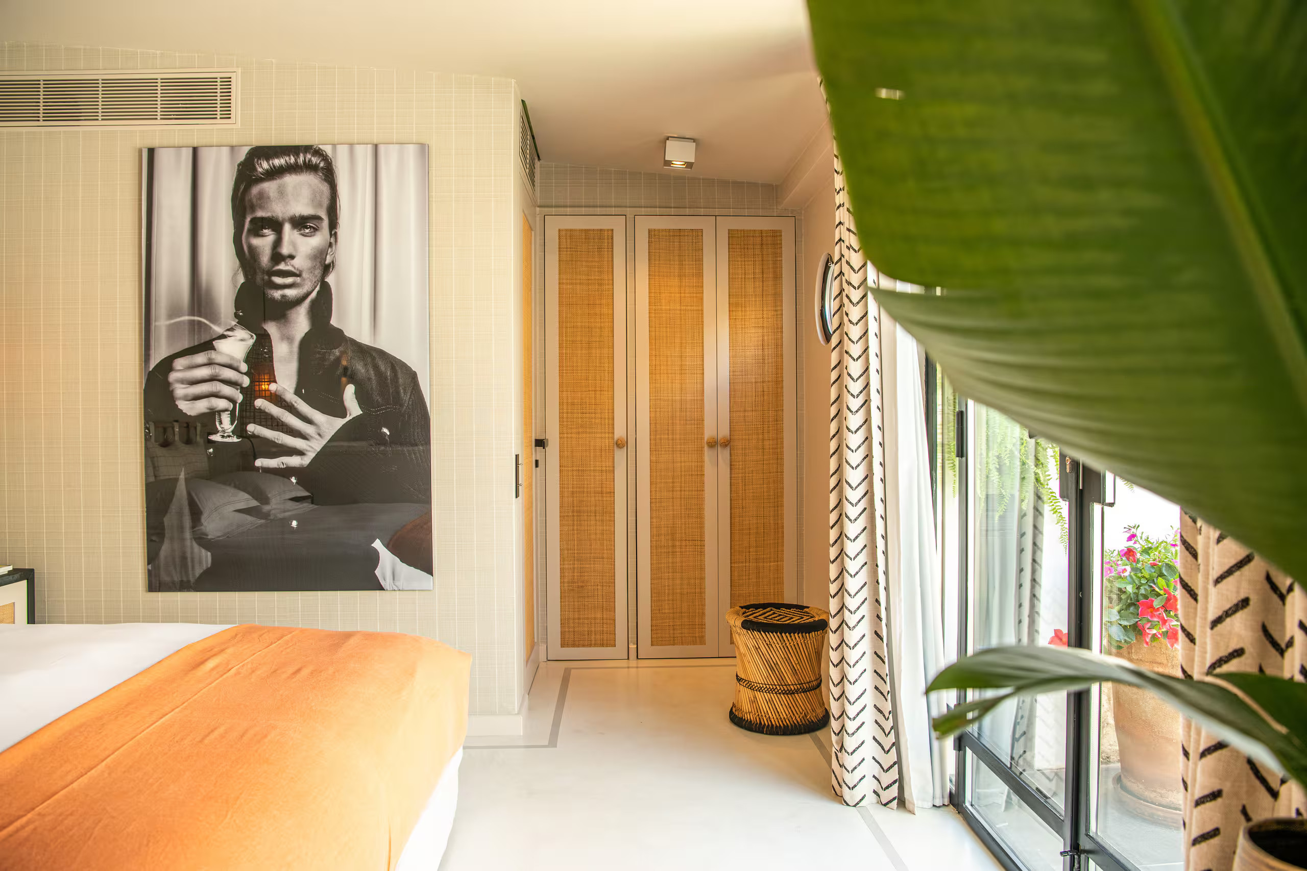 chambre décoration contemporaine et naturelle petite maison studio Portugal