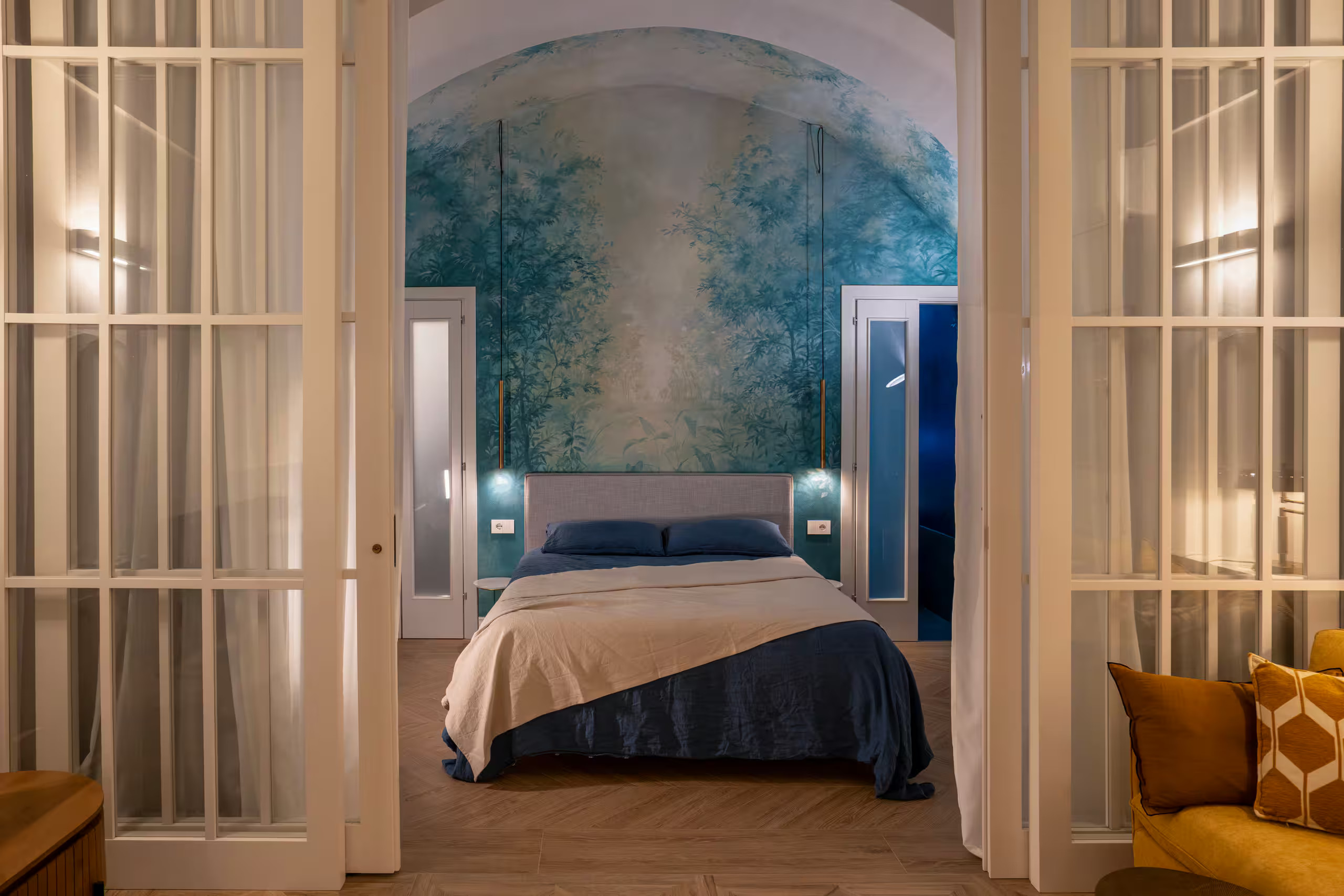 chambre bleu avec plafond voûté décoration contemporaine maison Sardaigne Dimora LAJ Cagliari chambre bleu avec plafond voûté décoration contemporaine maison Sardaigne Dimora LAJ Cagliari