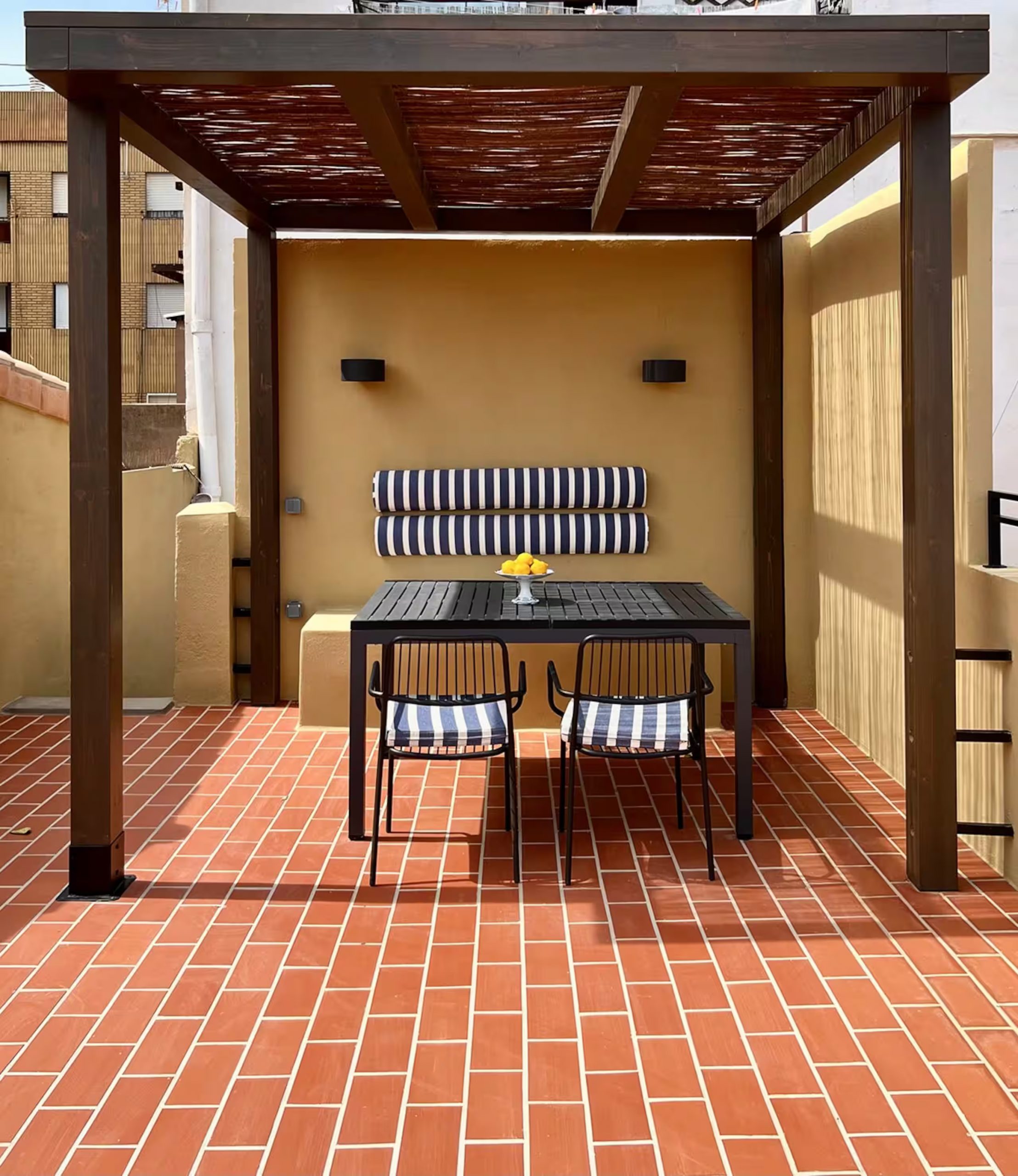 terrasse sur le toit avec pergola maison de pêcheur rénovée à Valencia El Rincón de María Vicenta terrasse sur le toit avec pergola maison de pêcheur rénovée à Valencia El Rincón de María Vicenta