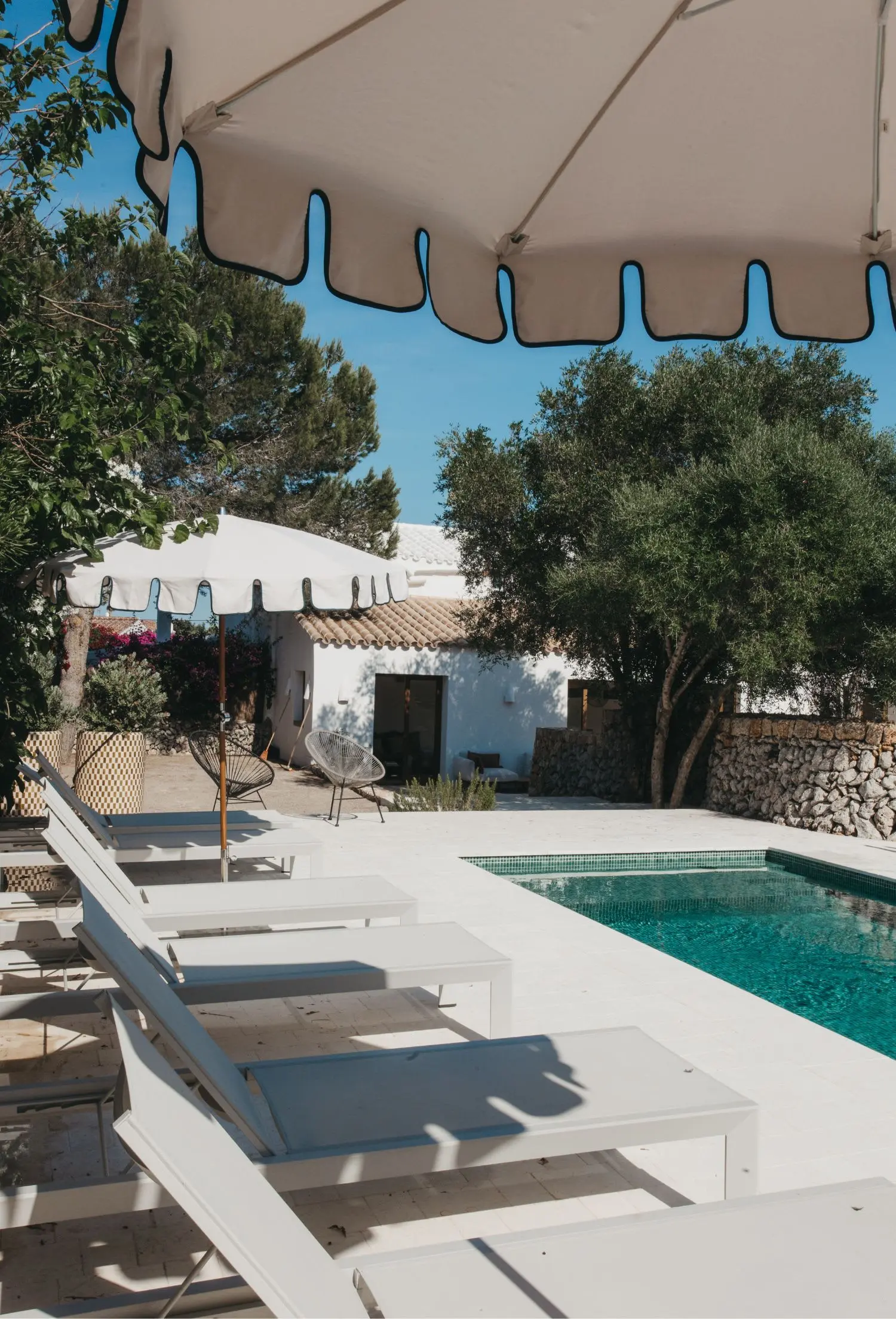 piscine maison Minorque rénovation et décoration contemporaine