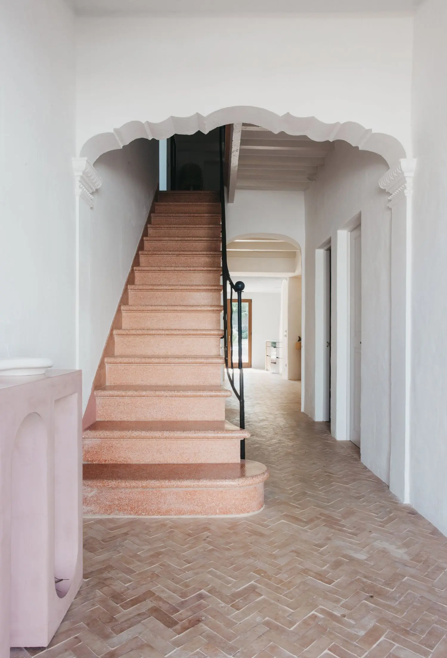 entrée maison Minorque rénovation et décoration contemporaine