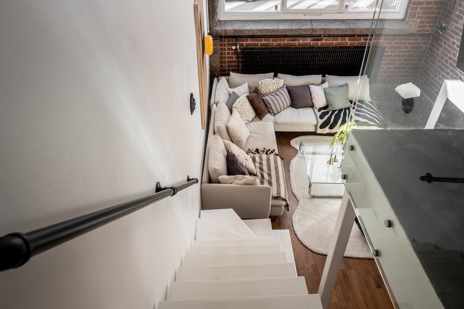 escalier pour mezzanine appartement en duplex de 65m2 décoration scandinave