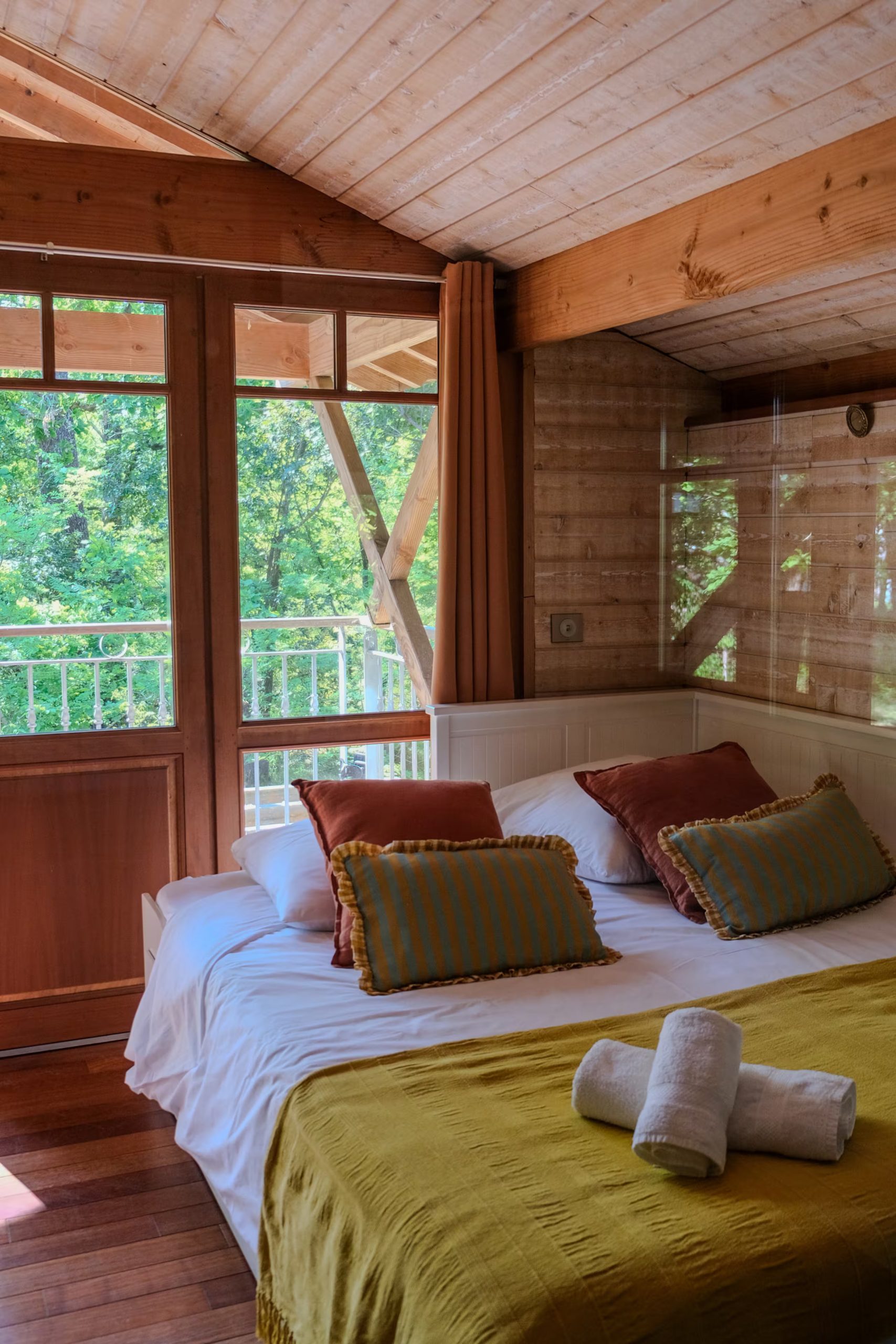 bedroom small 67sqm wooden house in Arcachon