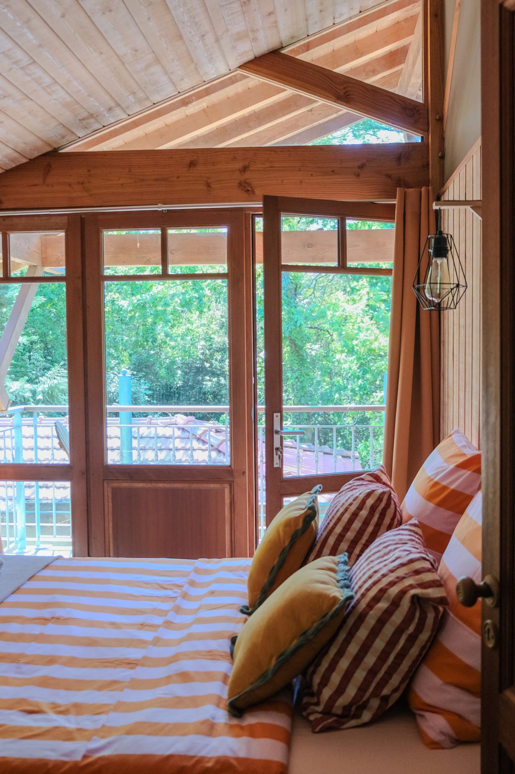 bedroom small 67sqm wooden house in Arcachon