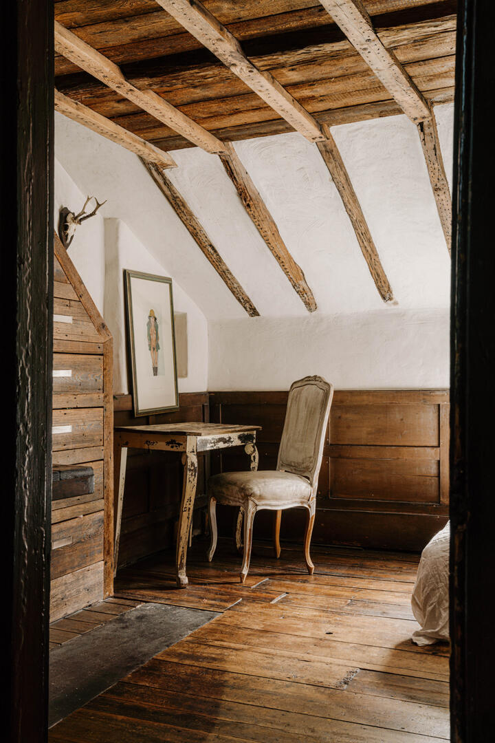 chambre mansardée décoration vintage et rustique maison géorgienne Londres