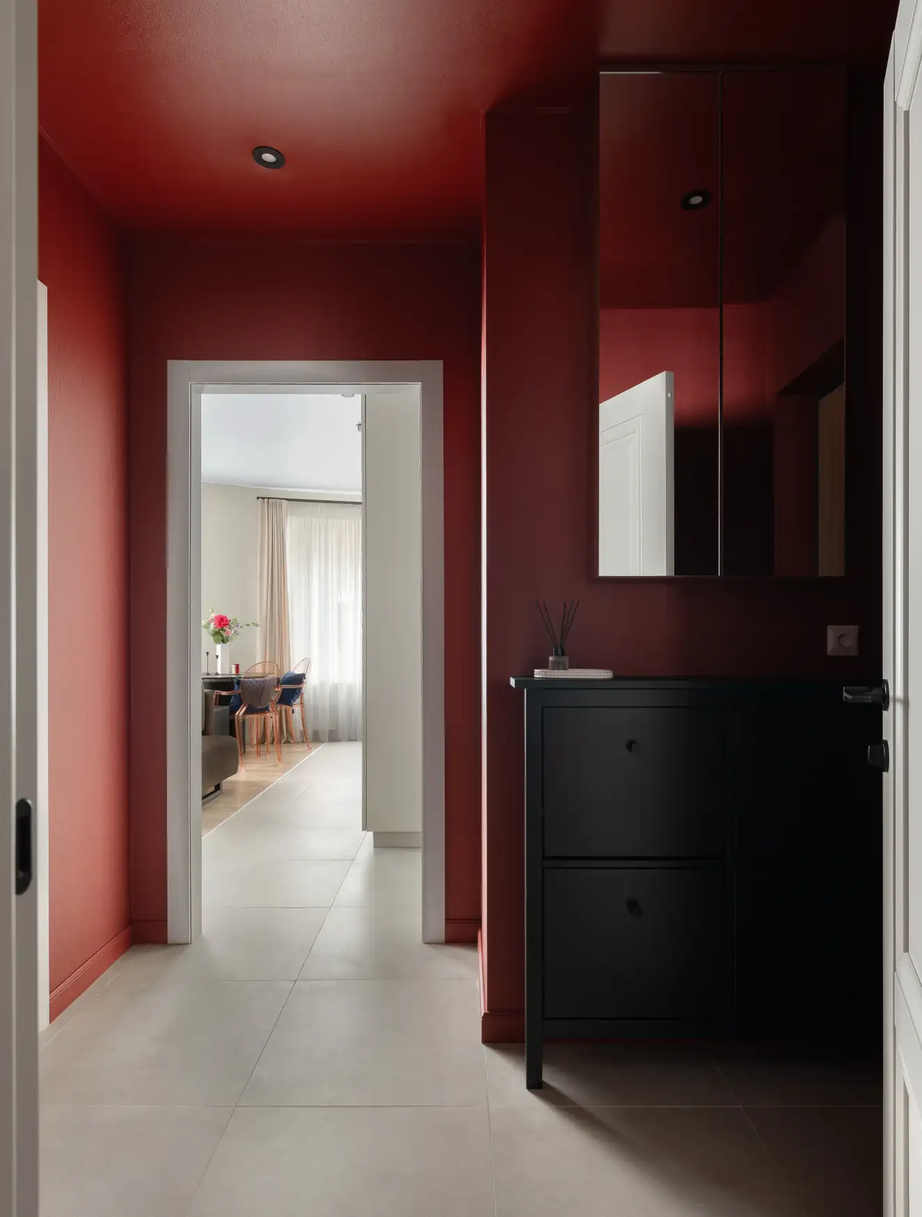 burgundy entrance color blocking style burgundy entrance color blocking style