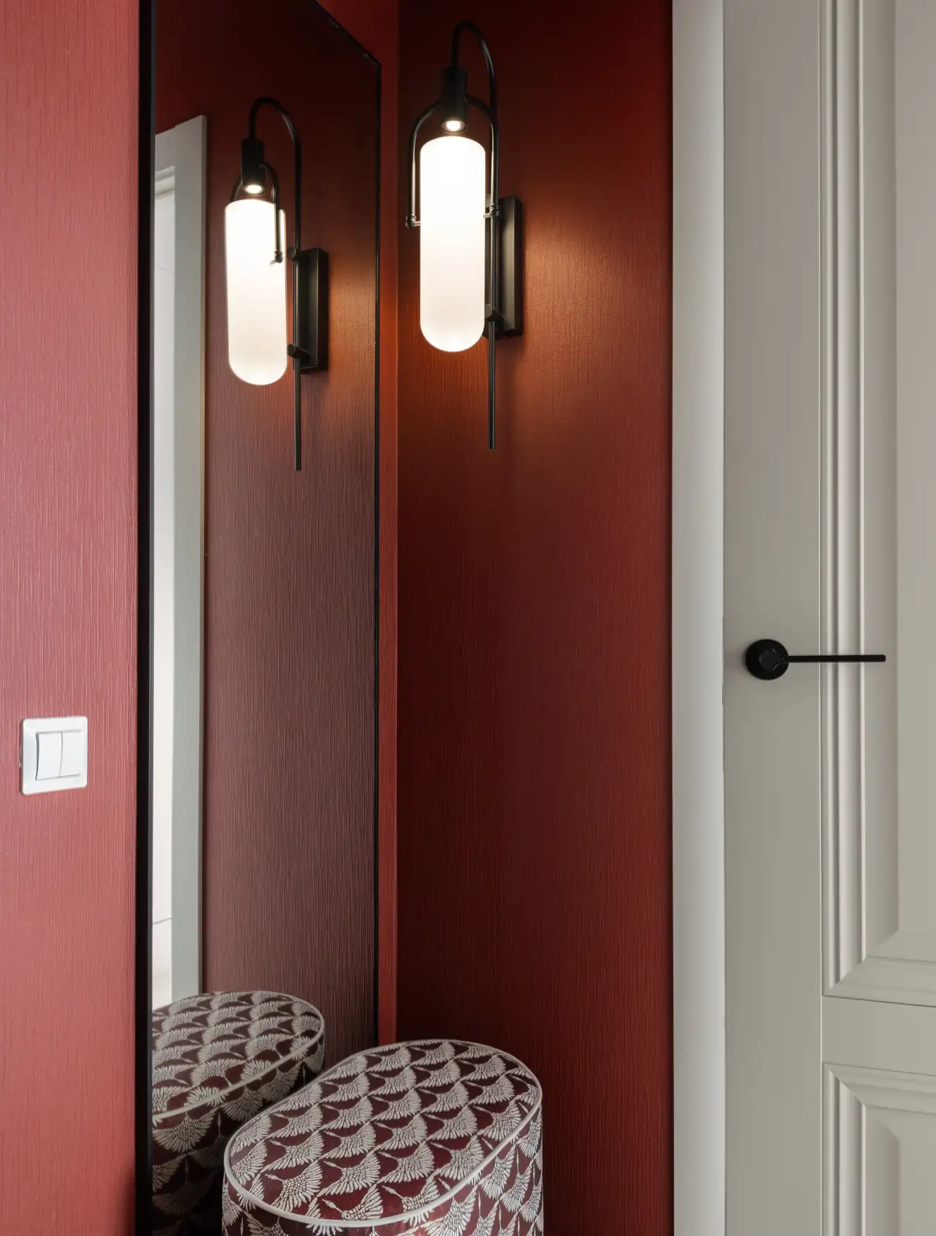 burgundy entrance color blocking style burgundy entrance color blocking style