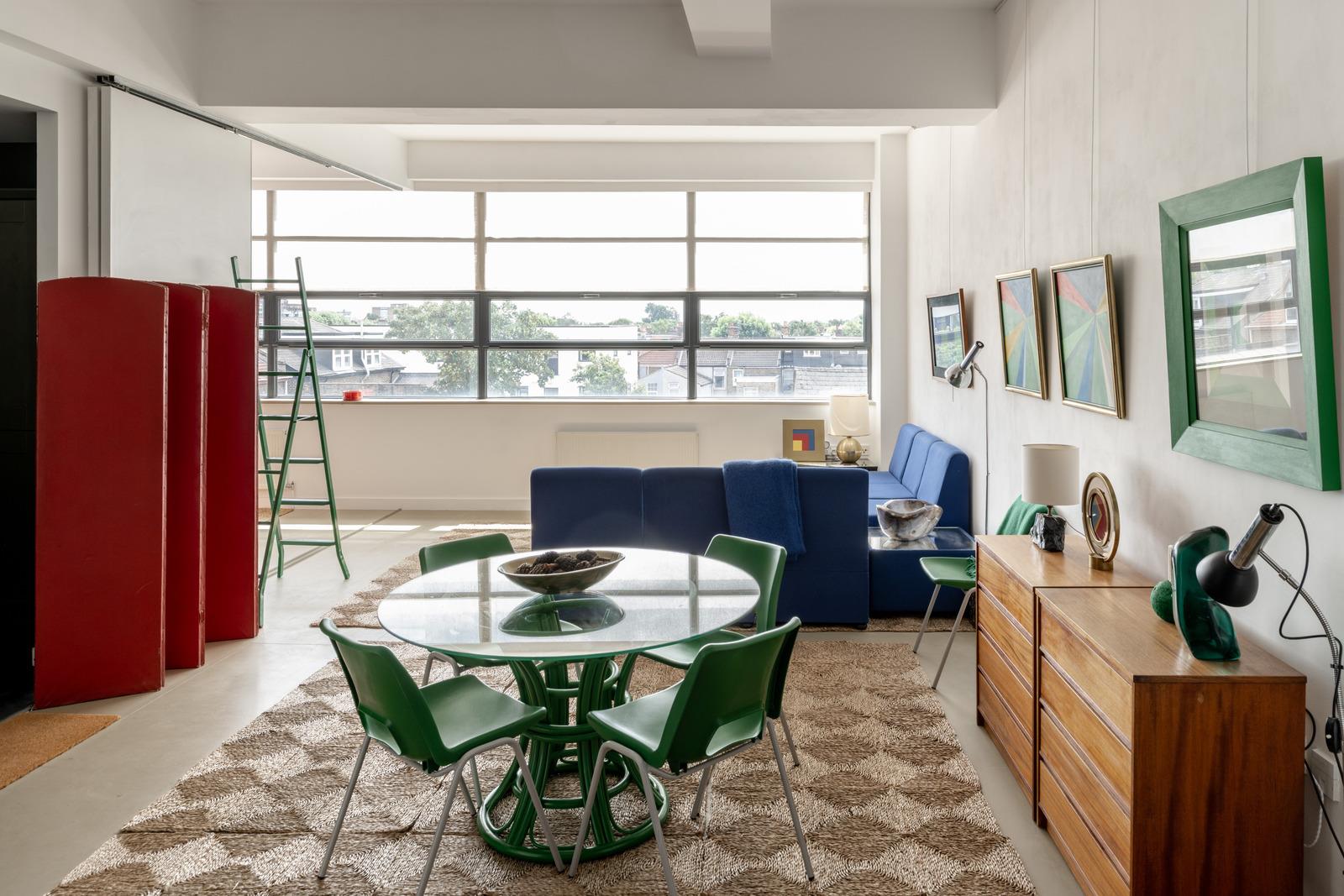 salon appartement au design original Londres dans ancienne usine