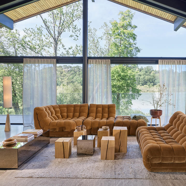 salon maison contemporaine avec baie vitrée collection AMPM 2026/2027 automne hiver