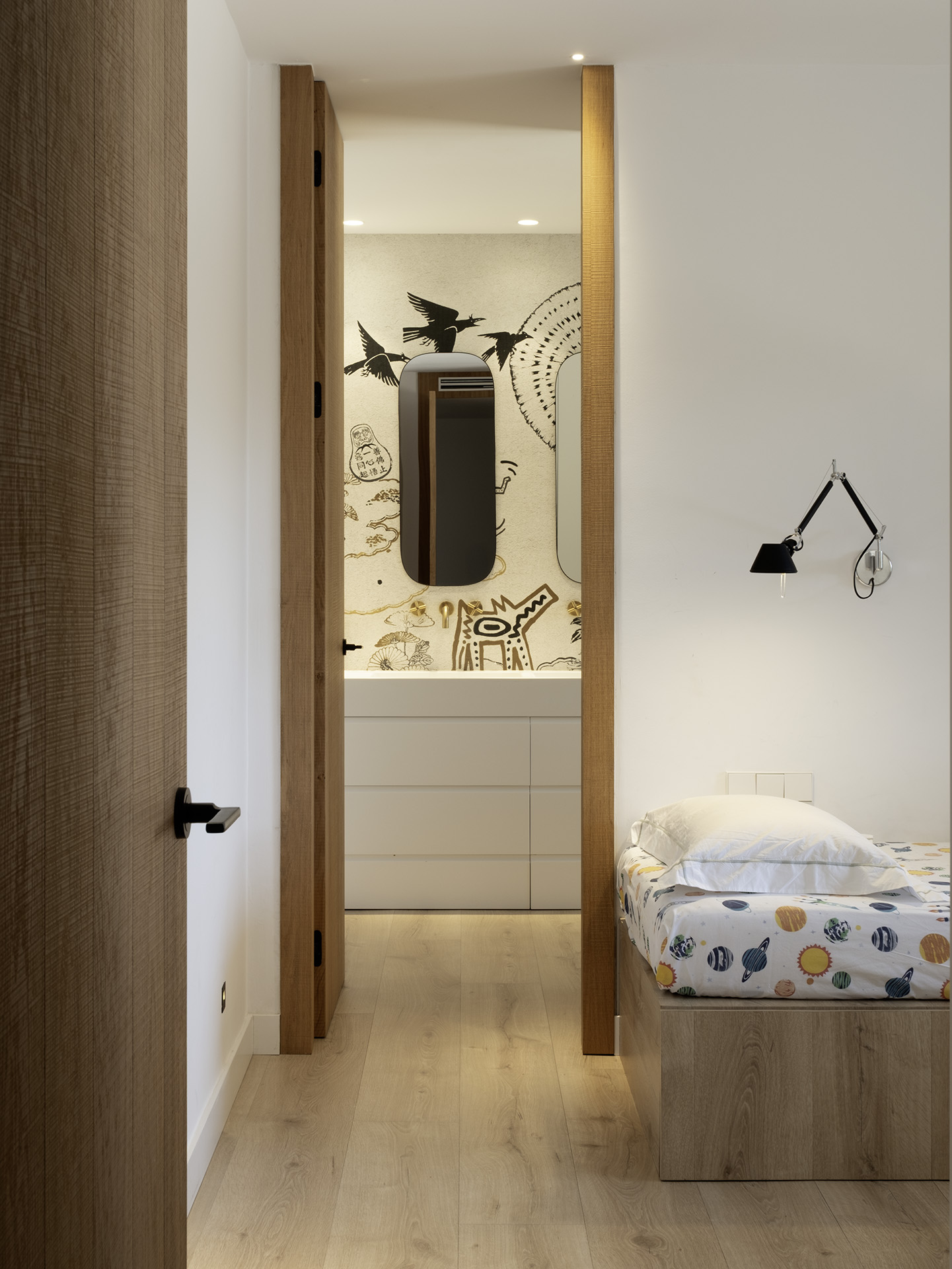 chambre tons naturels avec salle de bain décoration contemporaine maison Espagne "Refuge in the Woods" par Susanna Cots chambre tons naturels avec salle de bain décoration contemporaine maison Espagne "Refuge in the Woods" par Susanna Cots