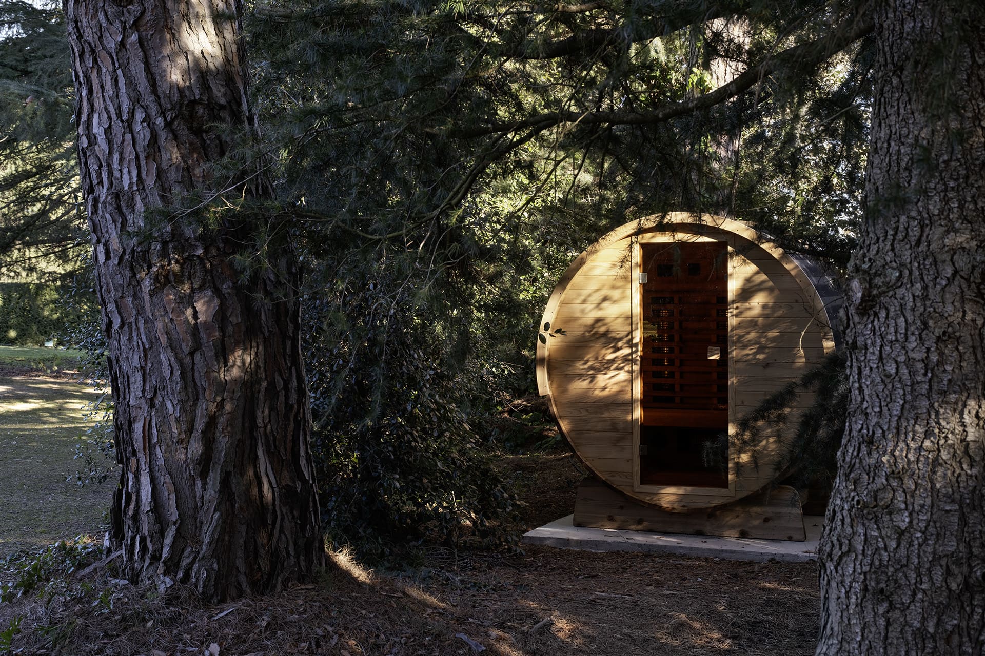 sauna finlandais forme tonneau maison Espagne "Refuge in the Woods" par Susanna Cots sauna finlandais forme tonneau maison Espagne "Refuge in the Woods" par Susanna Cots