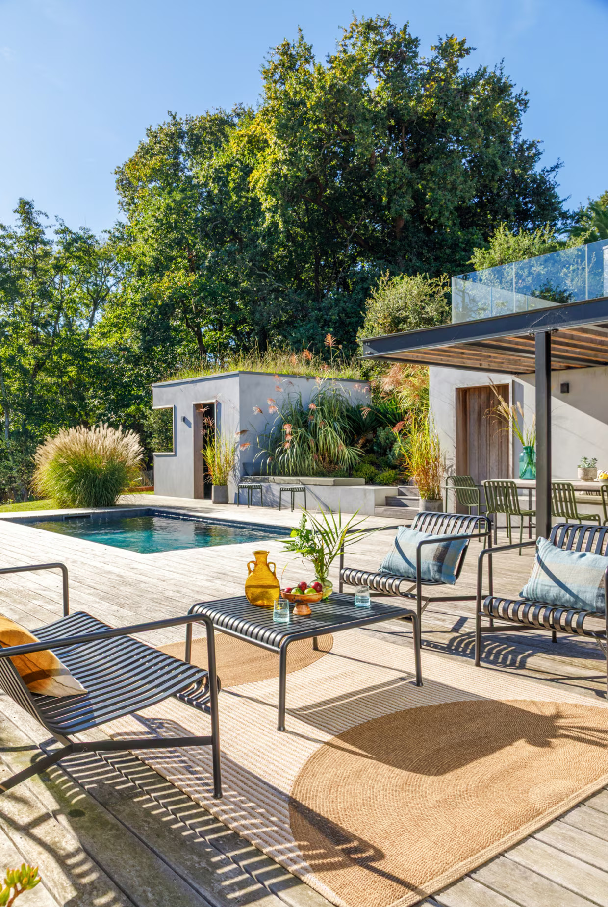 terrasse maison avec piscine près de Biarritz décoration contemporaine