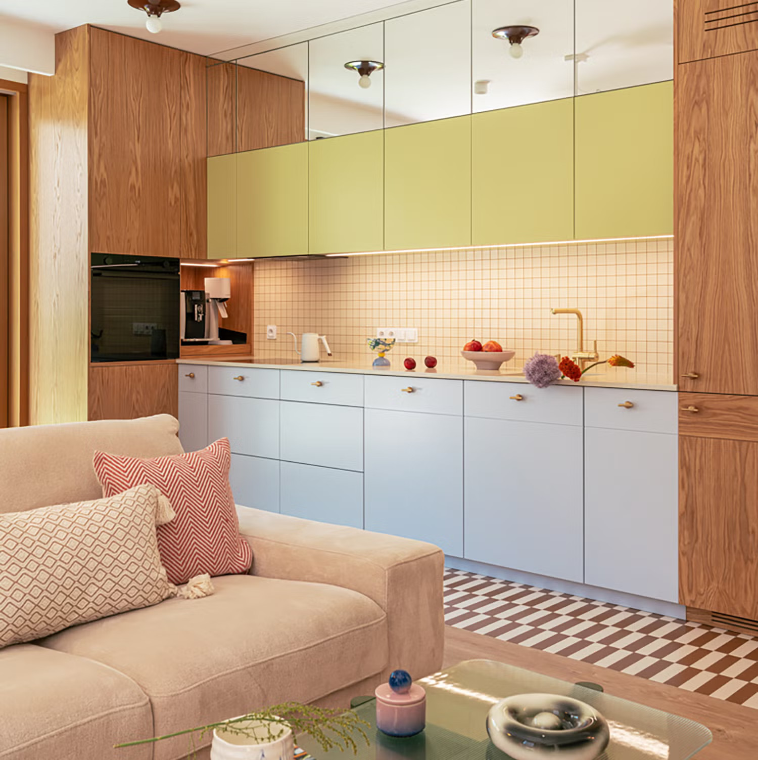 cuisine design colorée et salon décoration contemporaine