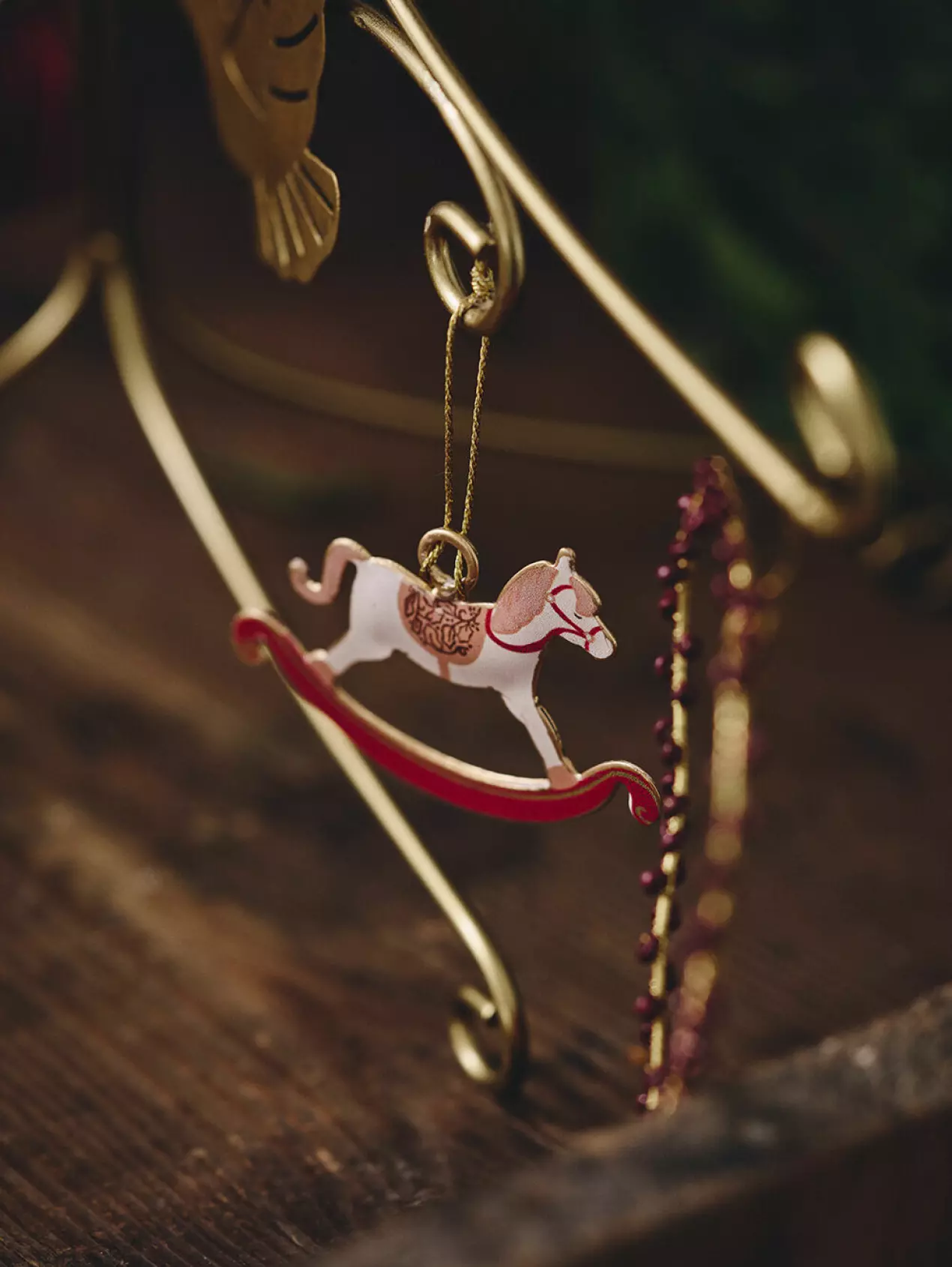 petit cheval de manège pour sapin collection Søstrene Grene Noël 2026
