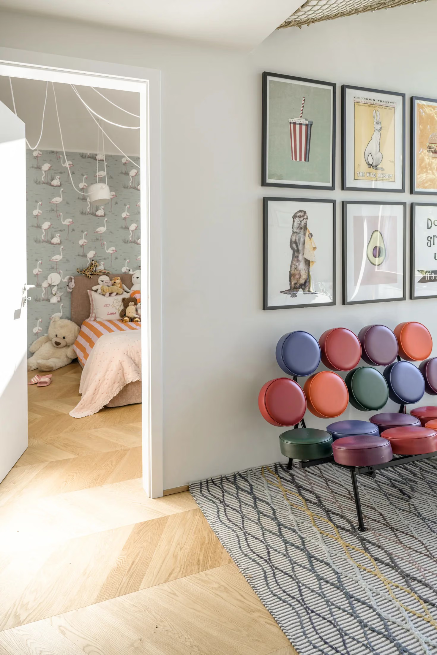 chambre d'enfant et entrée 