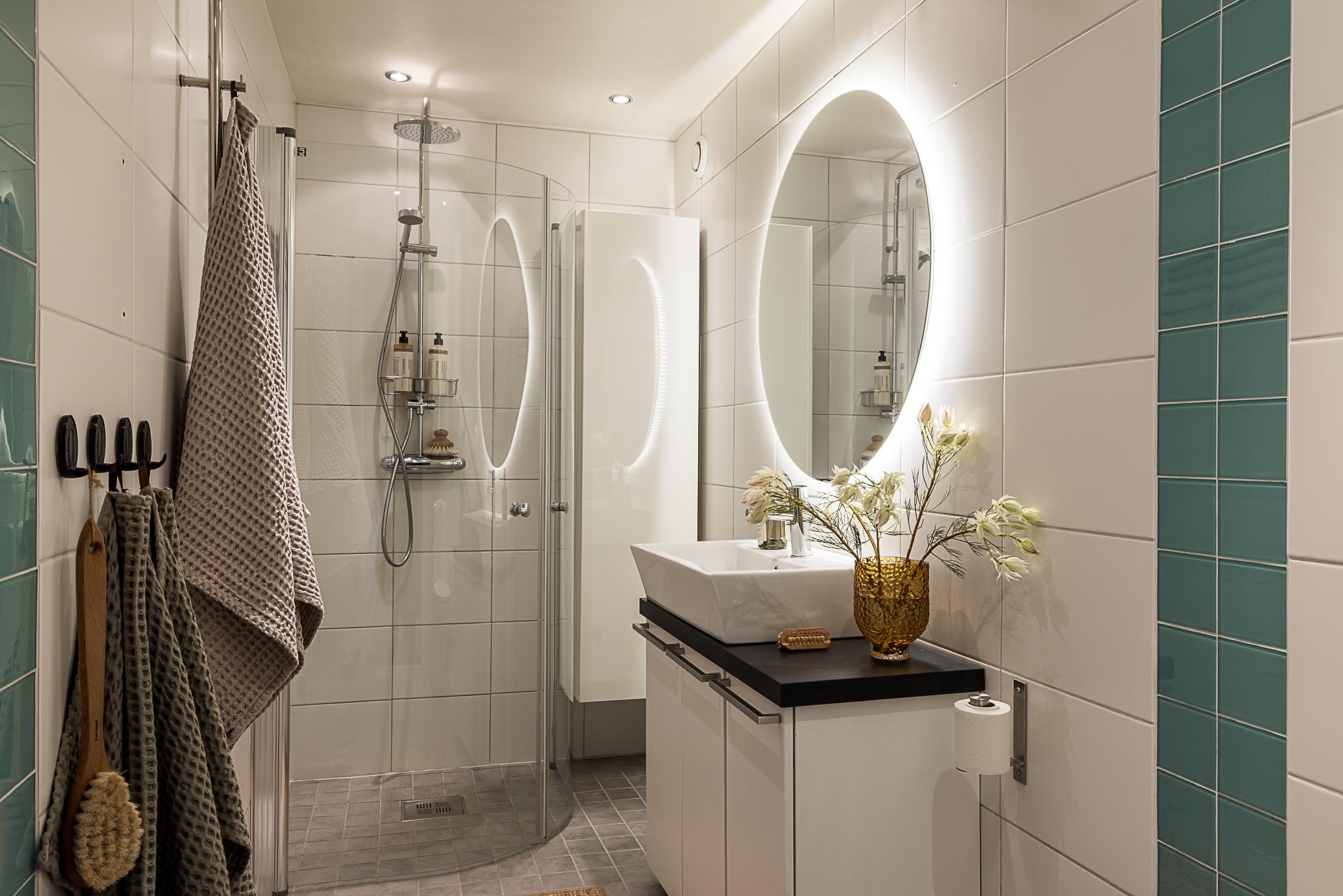 salle de bain moderne blanche et turquoise salle de bain moderne blanche et turquoise