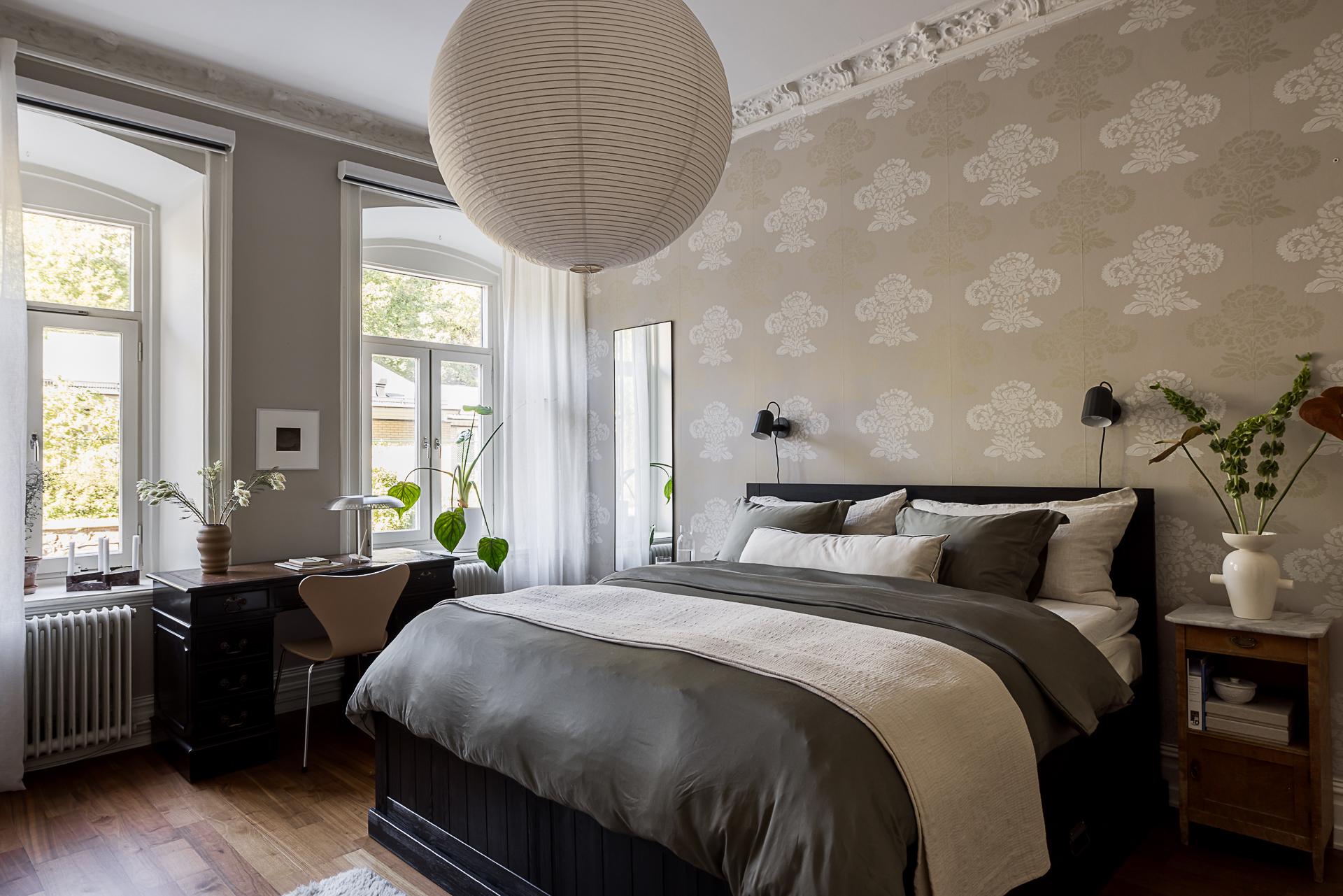 chambre beige et noire avec papier-peint décoration scandinave chambre beige et noire avec papier-peint décoration scandinave