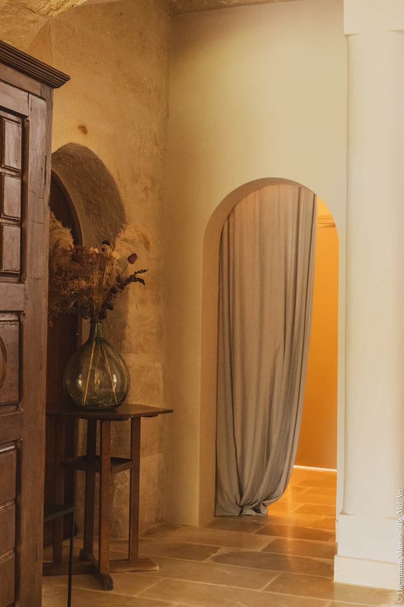 entryway rustic chic decor Mas de Peint Camargue France