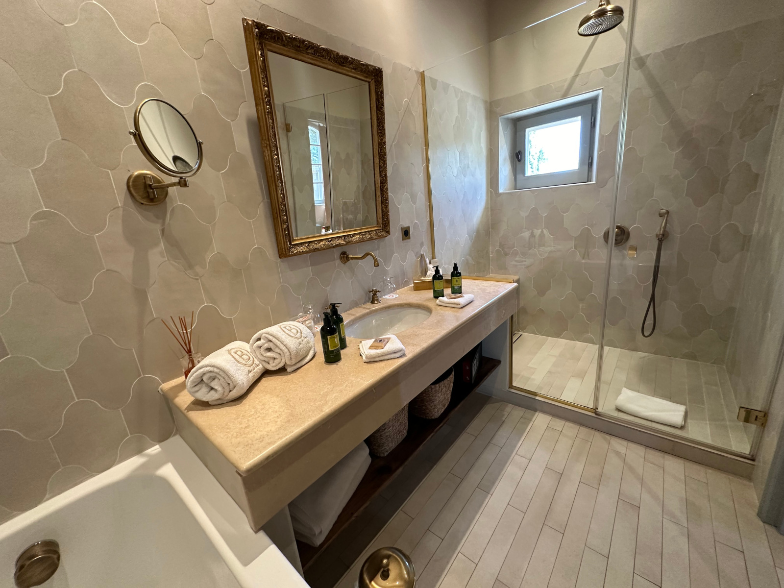 bathroom rustic chic decor Mas de Peint Camargue France