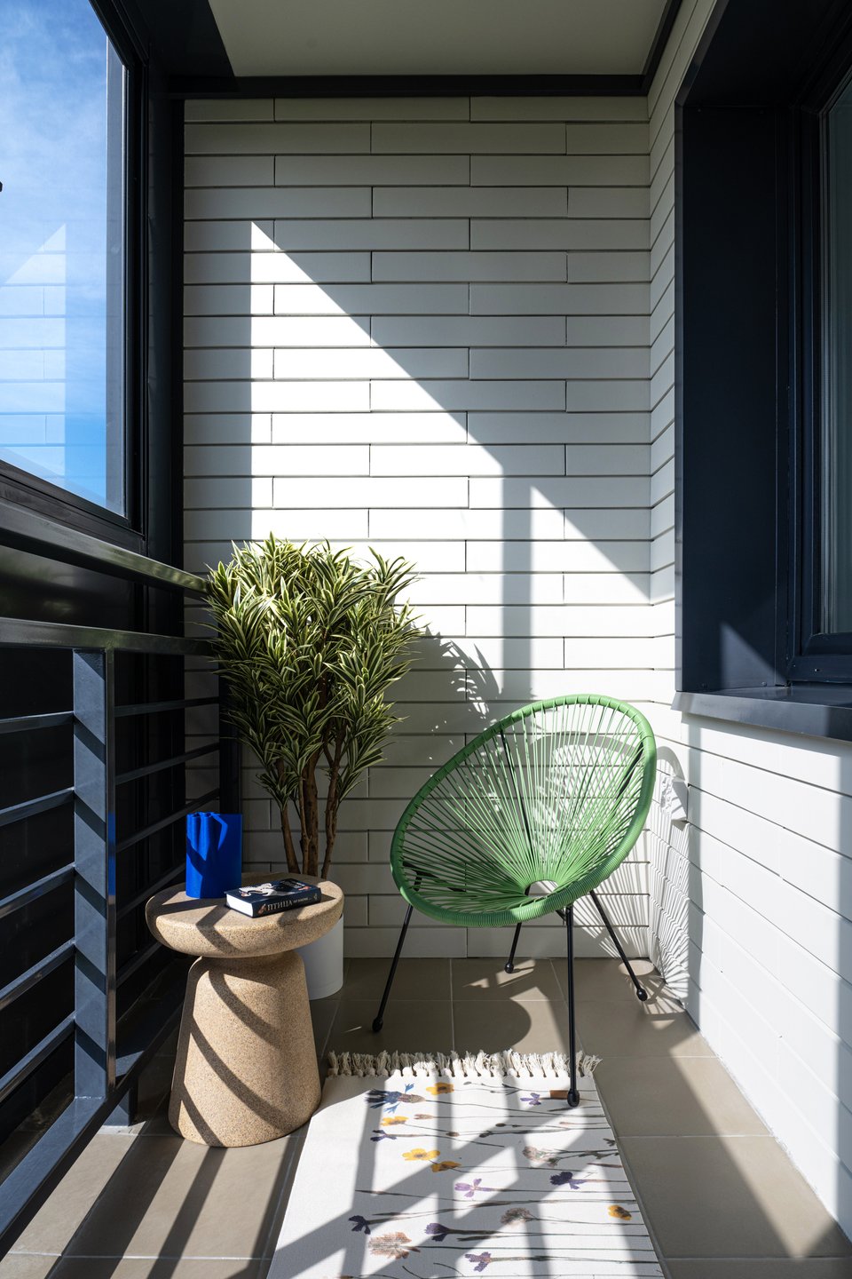 loggia fermée avec fauteuil acapulco vert loggia fermée avec fauteuil acapulco vert