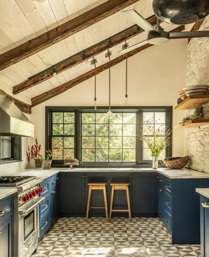 blue Shaker kitchen rustic chic decor 18th-century house in the Catskills