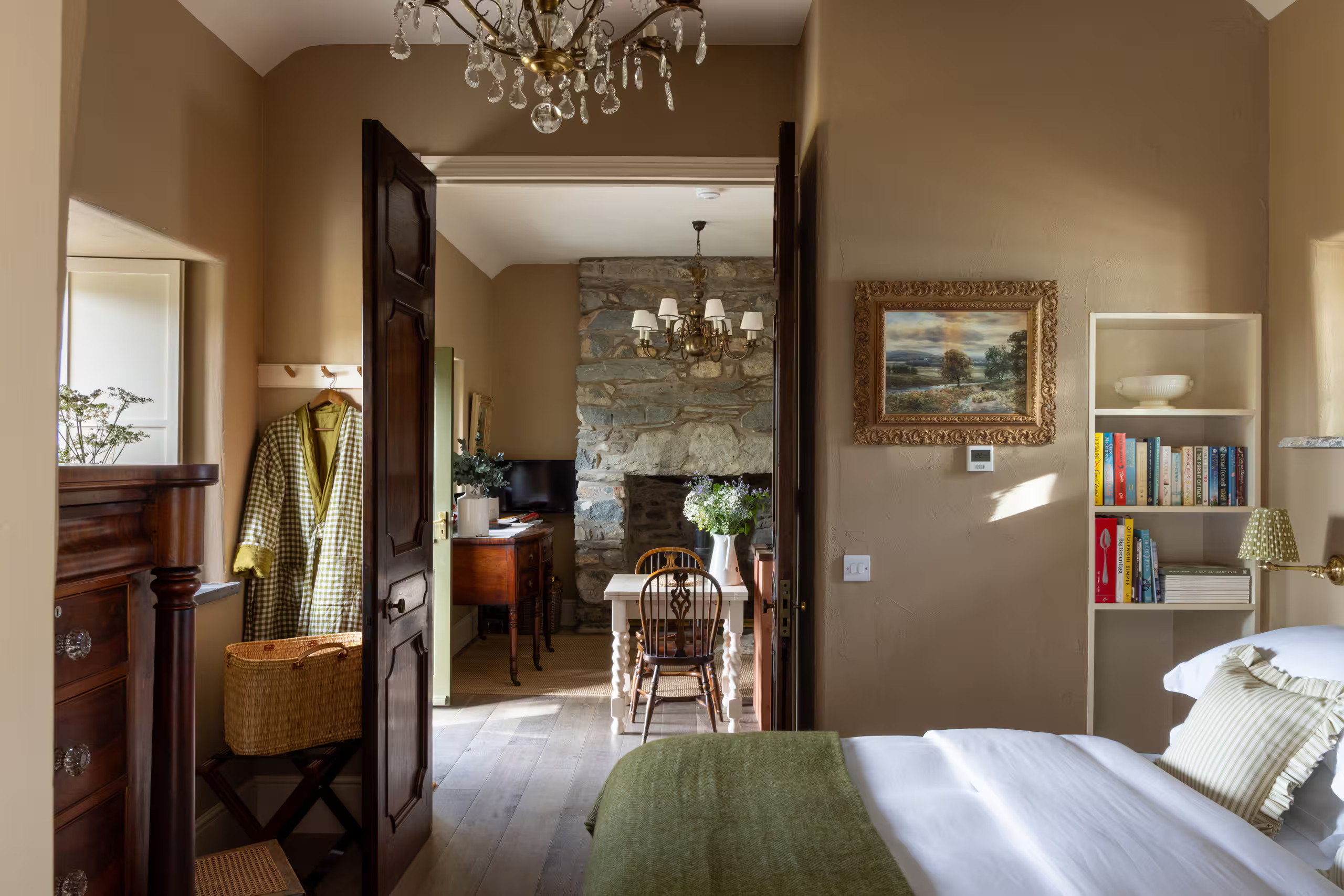 chambre et salon décoration rustique chic cottage en pierre au cœur du Pays de Galles