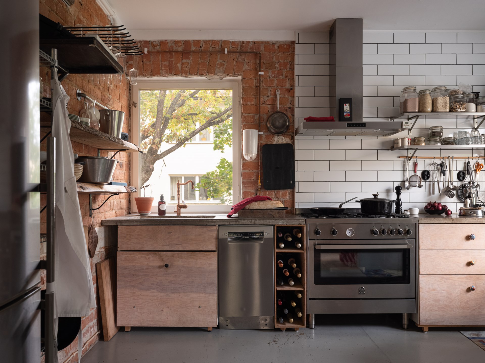 industrial style kitchen 42sqm studio Scandinavian decor
