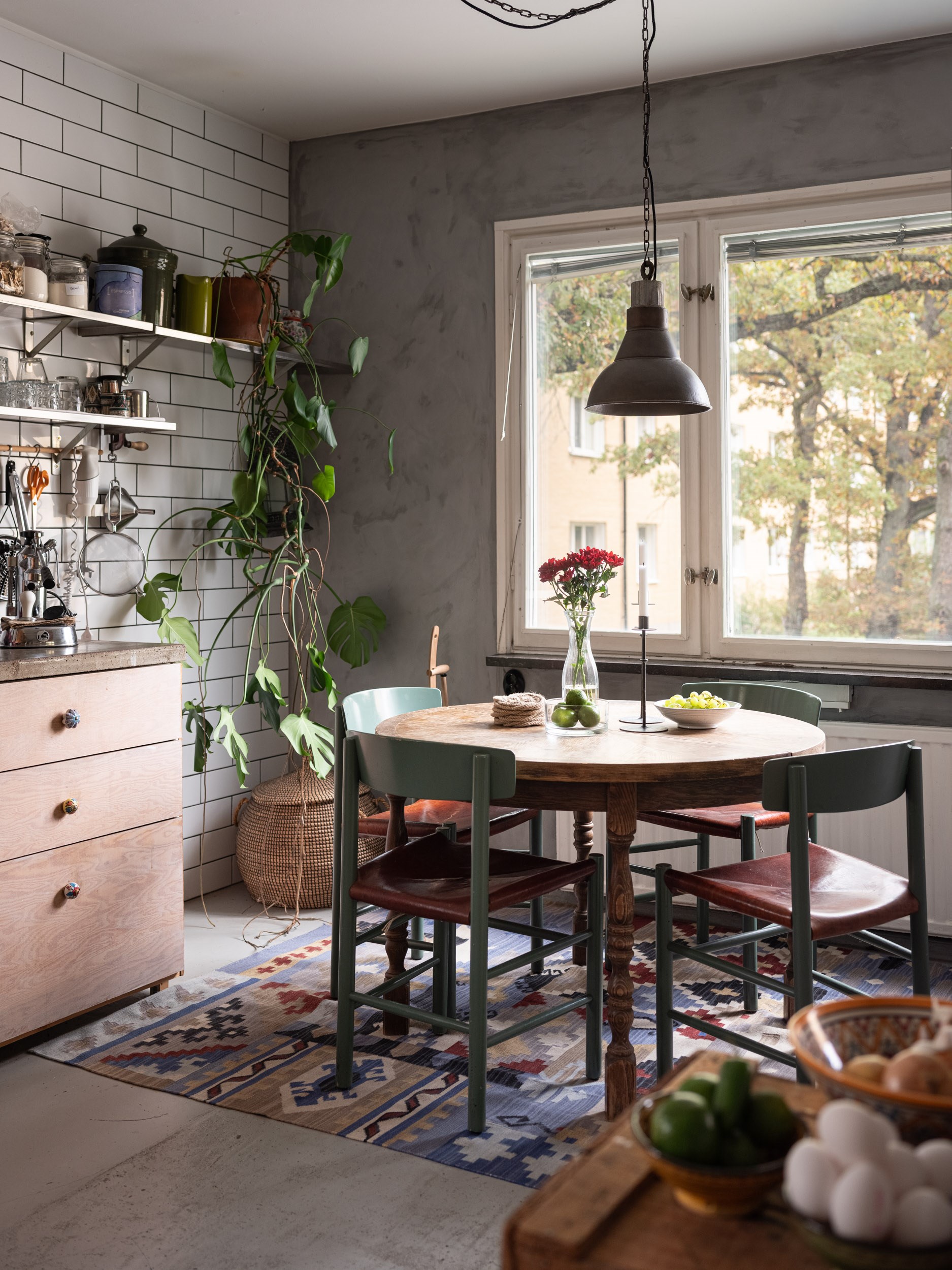 dining room in kitchen