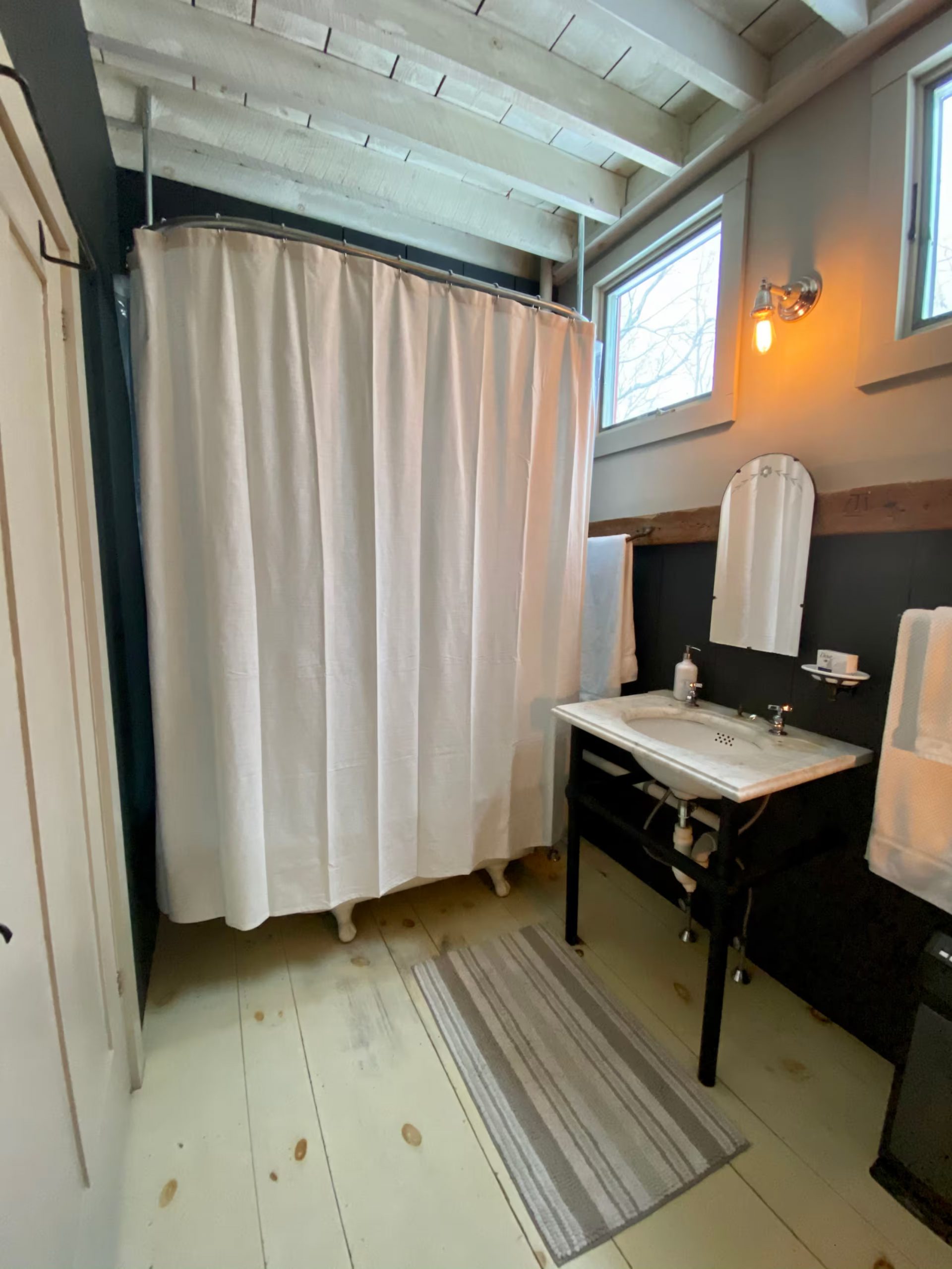 salle de bain vintage grange rénovée du 19e siècle