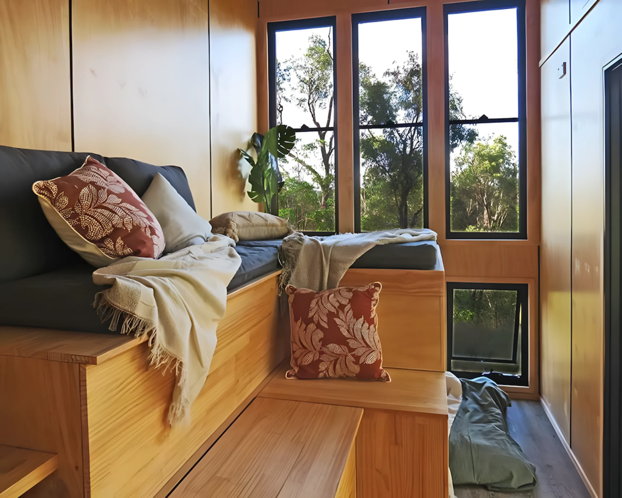 salon sur podium Tiny house 20m2 Wildscape par Tiny Tect salon sur podium Tiny house 20m2 Wildscape par Tiny Tect