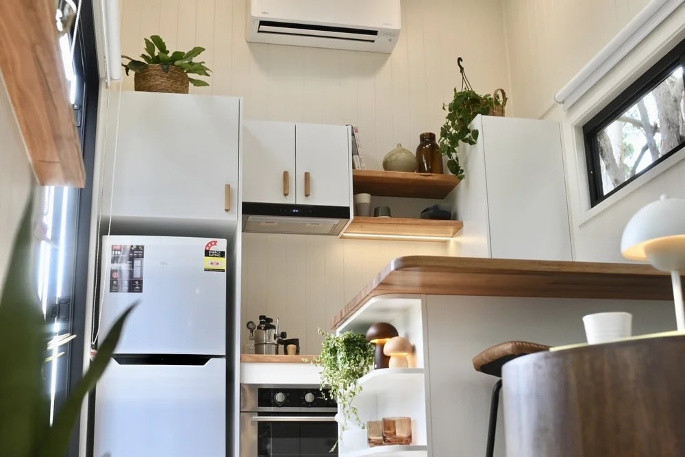 cuisine tiny house 17m2 Seven Two par Designer Eco Tiny Homes