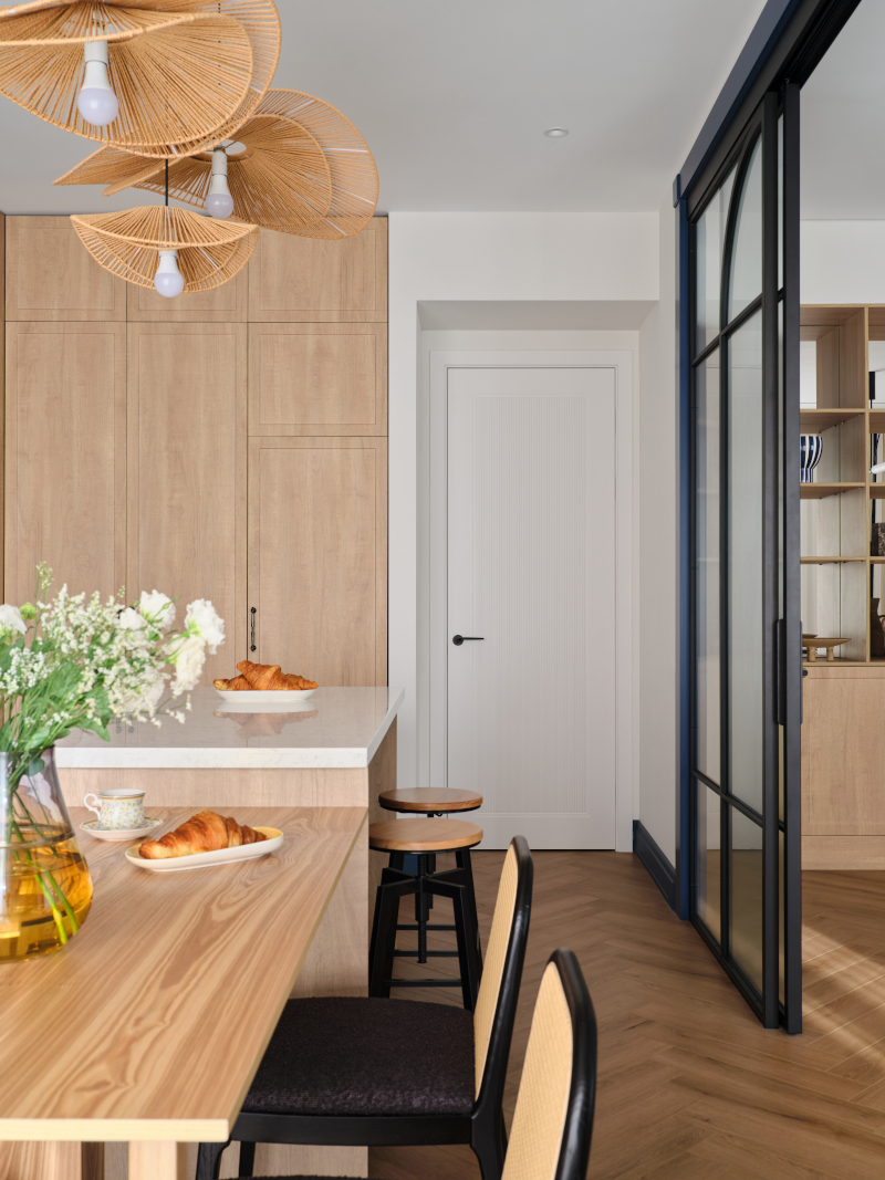 cuisine bois et bleu avec verrière décoration contemporaine cuisine bois et bleu avec verrière décoration contemporaine