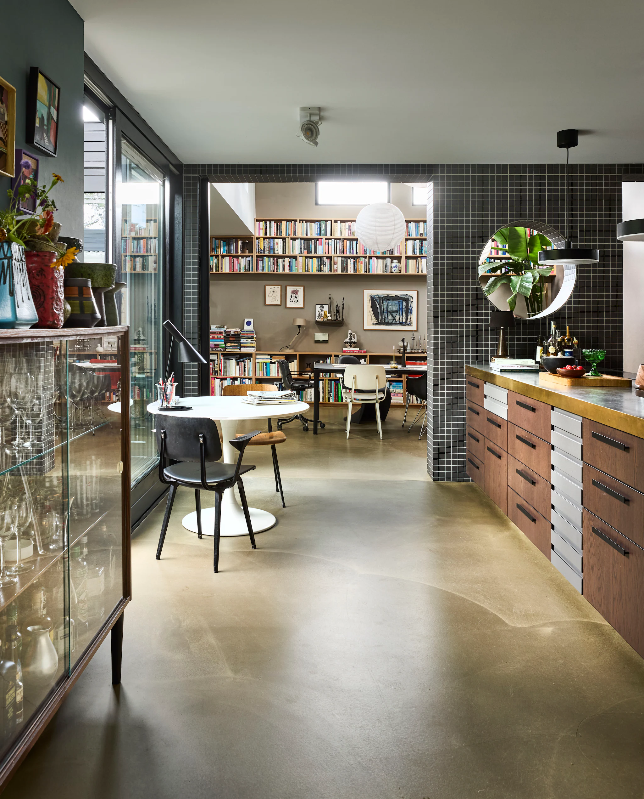 cuisine salle à manger sol béton ciré maison Pays-Bas décoration contemporaine et vintage
