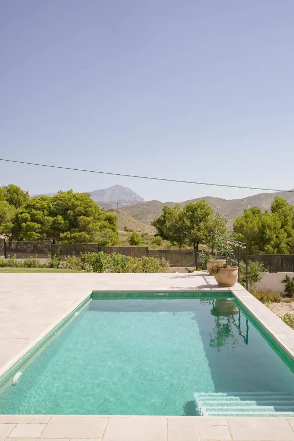 terrasse avec piscine 