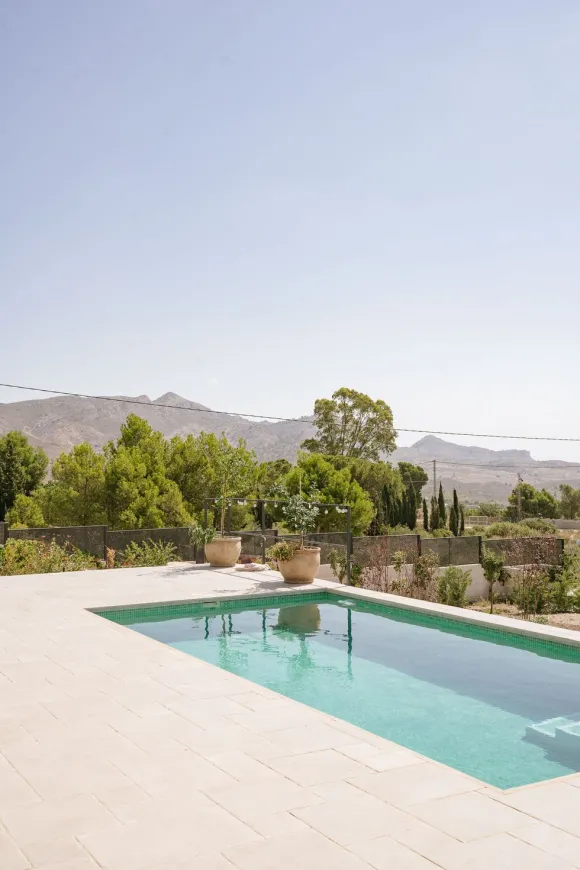 terrasse avec piscine 