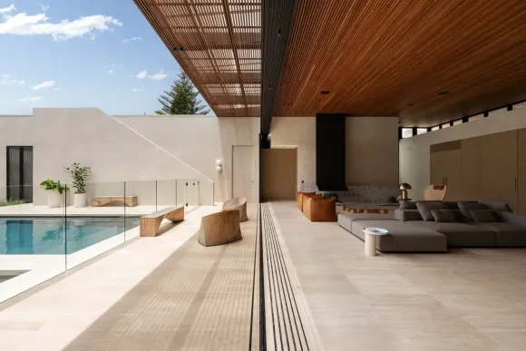 terrasse avec piscine maison contemporaine