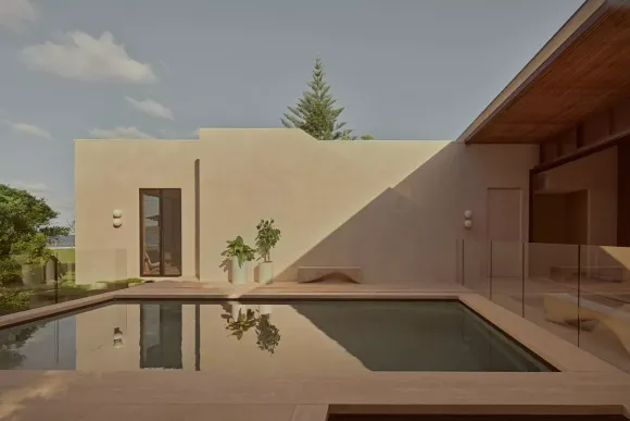 terrasse avec piscine maison contemporaine