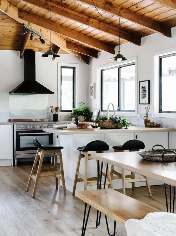 cuisine avec plafond bois 