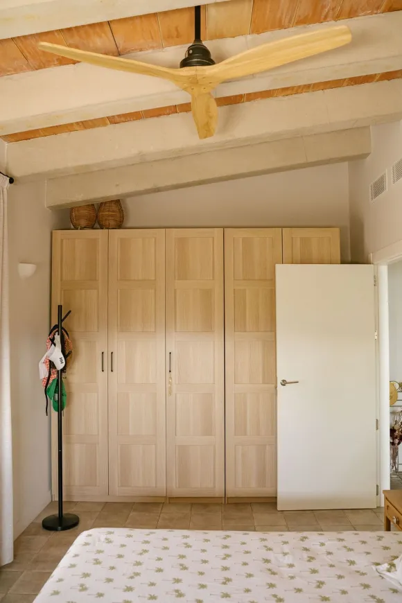 chambre avec placard bois