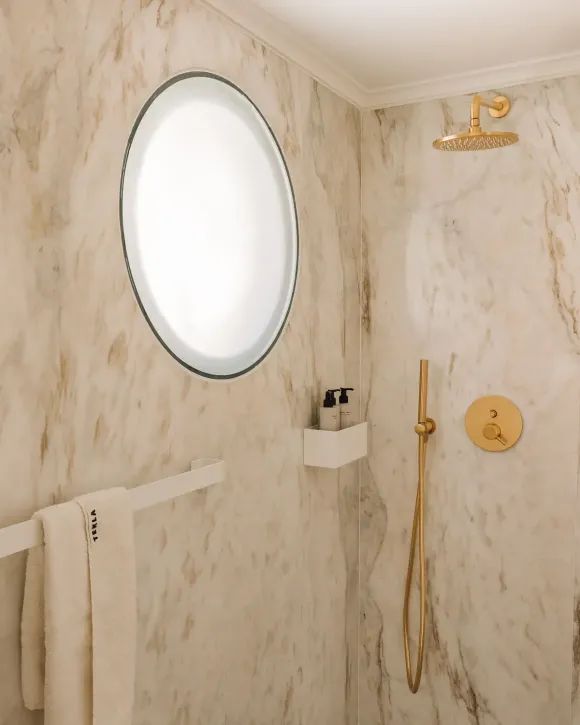 salle de bain marbre beige Villa Branca